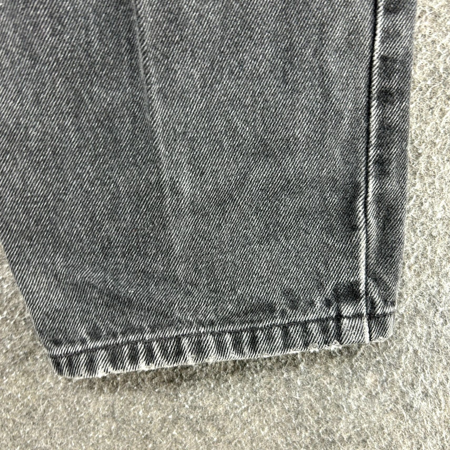 Levi's VINTAGE Levi's 550 Jeans Men 34x32 Black Relaxed Tapered Distressed 90s Jeans Size US 34 / EU 50 - 7 Thumbnail
