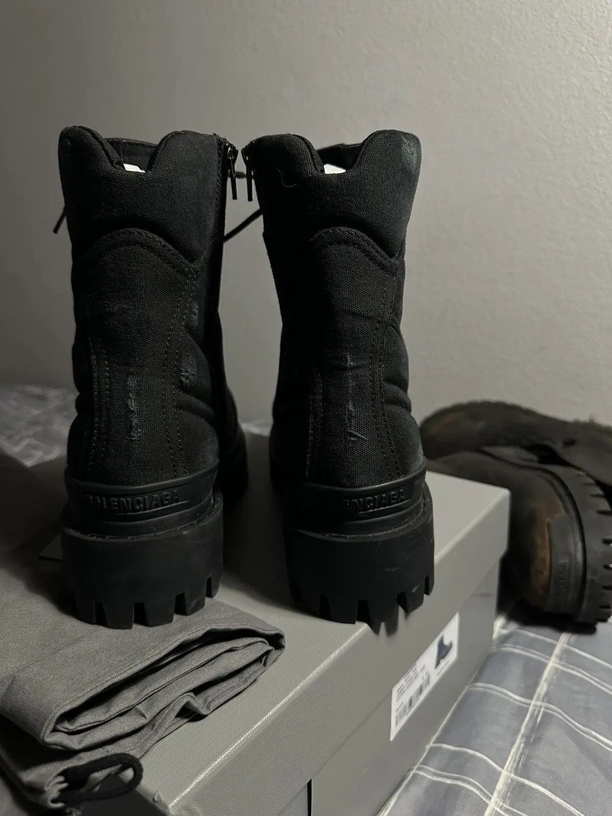 Balenciaga Balenciaga Combat strike boots Size US 12 / EU 45 - 9 Thumbnail