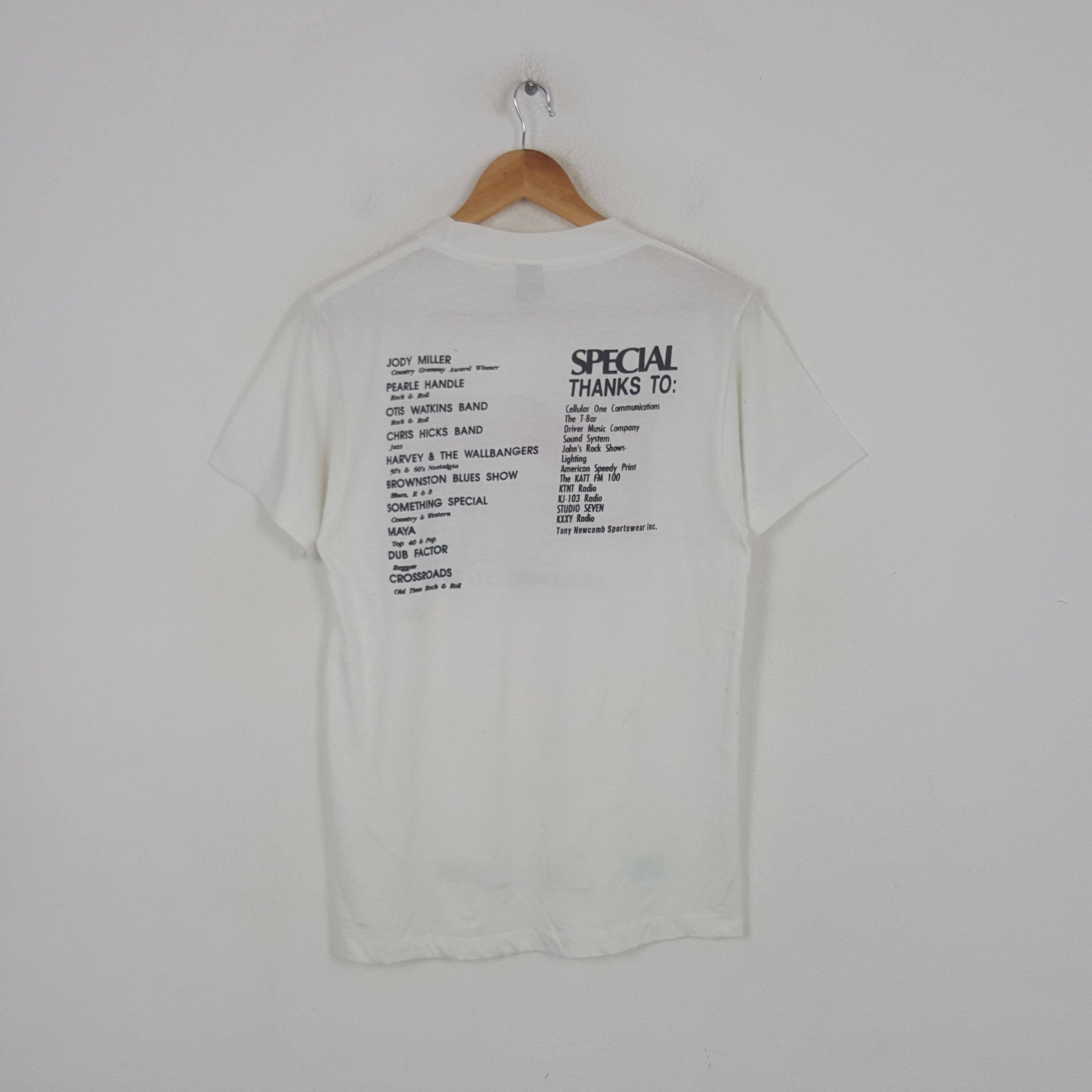 Band Tees Vintage 1990 Love Concert Tour Promo Tshirt RR29 Size US S / EU 44-46 / 1 - 3 Thumbnail