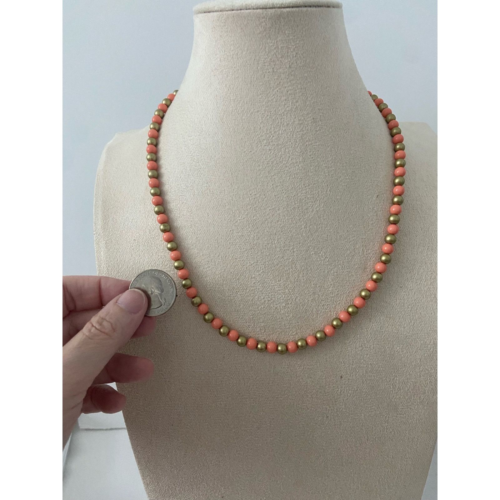 Handmade pink coral bead necklace Size ONE SIZE - 2 Thumbnail