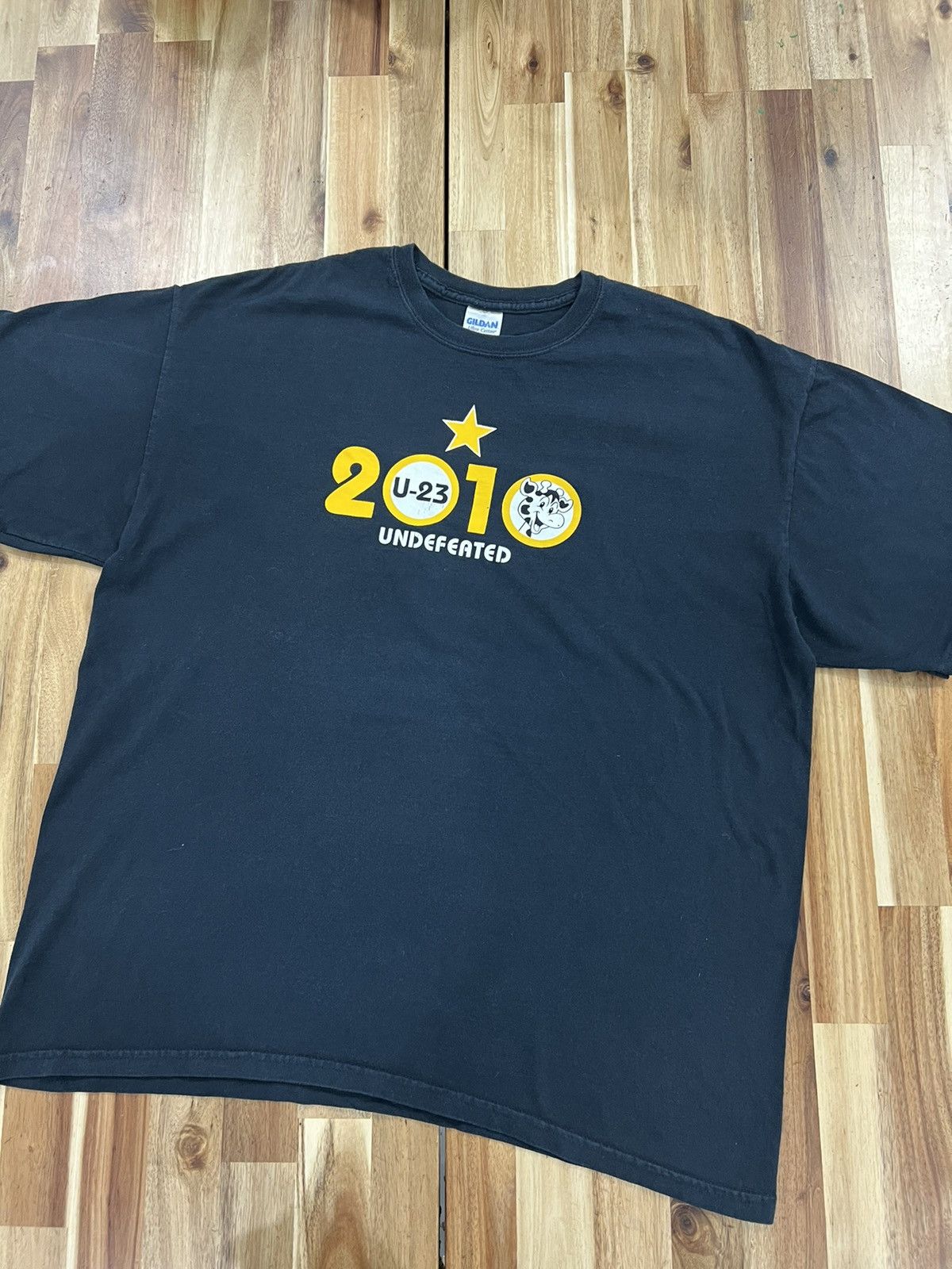 Band Tees Vintage 90’s 2010 U-23 Undefeated Tees Shirts Size US XL / EU 56 / 4 - 1 Thumbnail