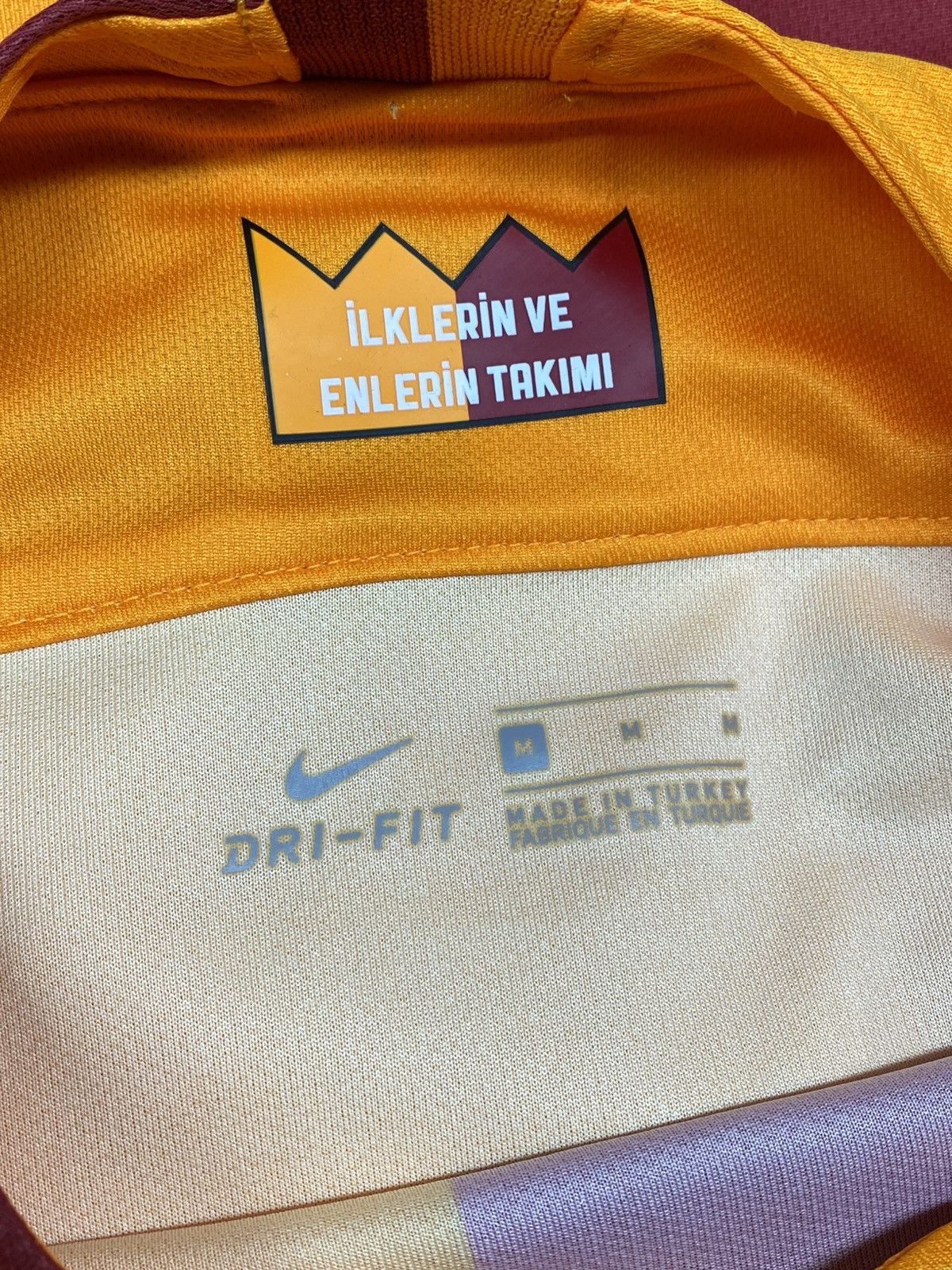 Nike Nike Galatasaray 2018/19 Home Football Shirt Soccer Jersey Size US M / EU 48-50 / 2 - 15 Thumbnail