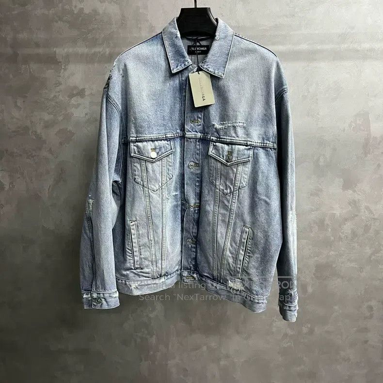 Balenciaga Balenciaga Light Blue Oversized Denim Jacket Size US S / EU 44-46 / 1 - 1 Thumbnail
