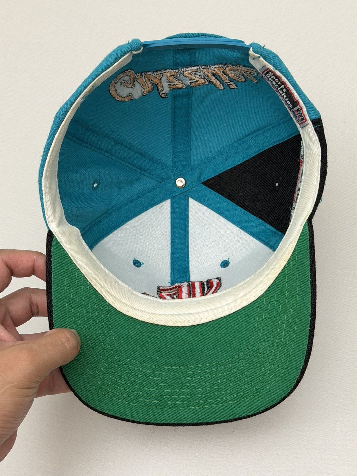 Sports Specialties Vintage 90s Vancouver Grizzlies Snapback Sports Specialties Size ONE SIZE - 7 Thumbnail