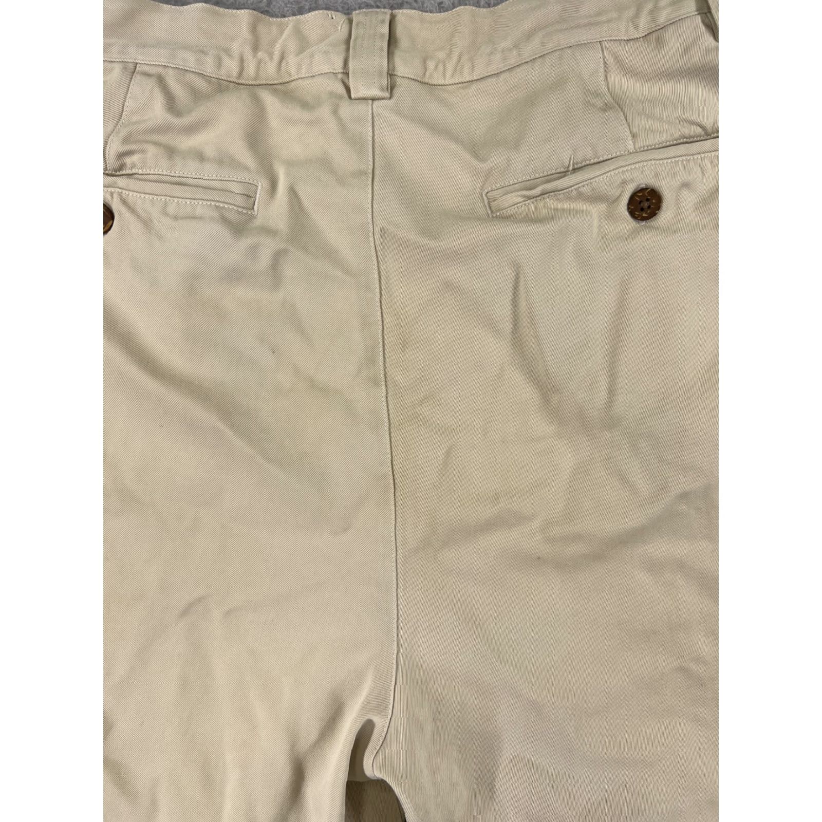 Tommy Bahama Tommy Bahama Shorts Mens 36 Beige Silk Pleated Front Bermuda 100% Silk Quick Dry Pockets Beach Aloha Mens Size US 36 / EU 52 - 3 Thumbnail