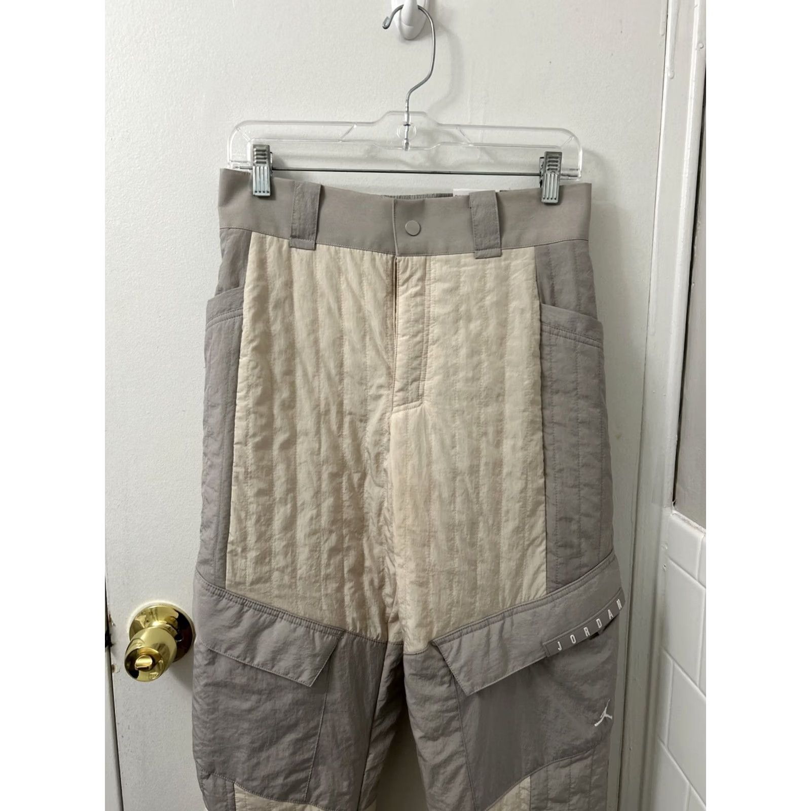 Jordan Brand VINTAGE Jordan Pants Womens L Beige Gray Quilted Active Cargo Pockets YKK DJ2731 140 Size 36" / US 14 / IT 50 - 2 Thumbnail