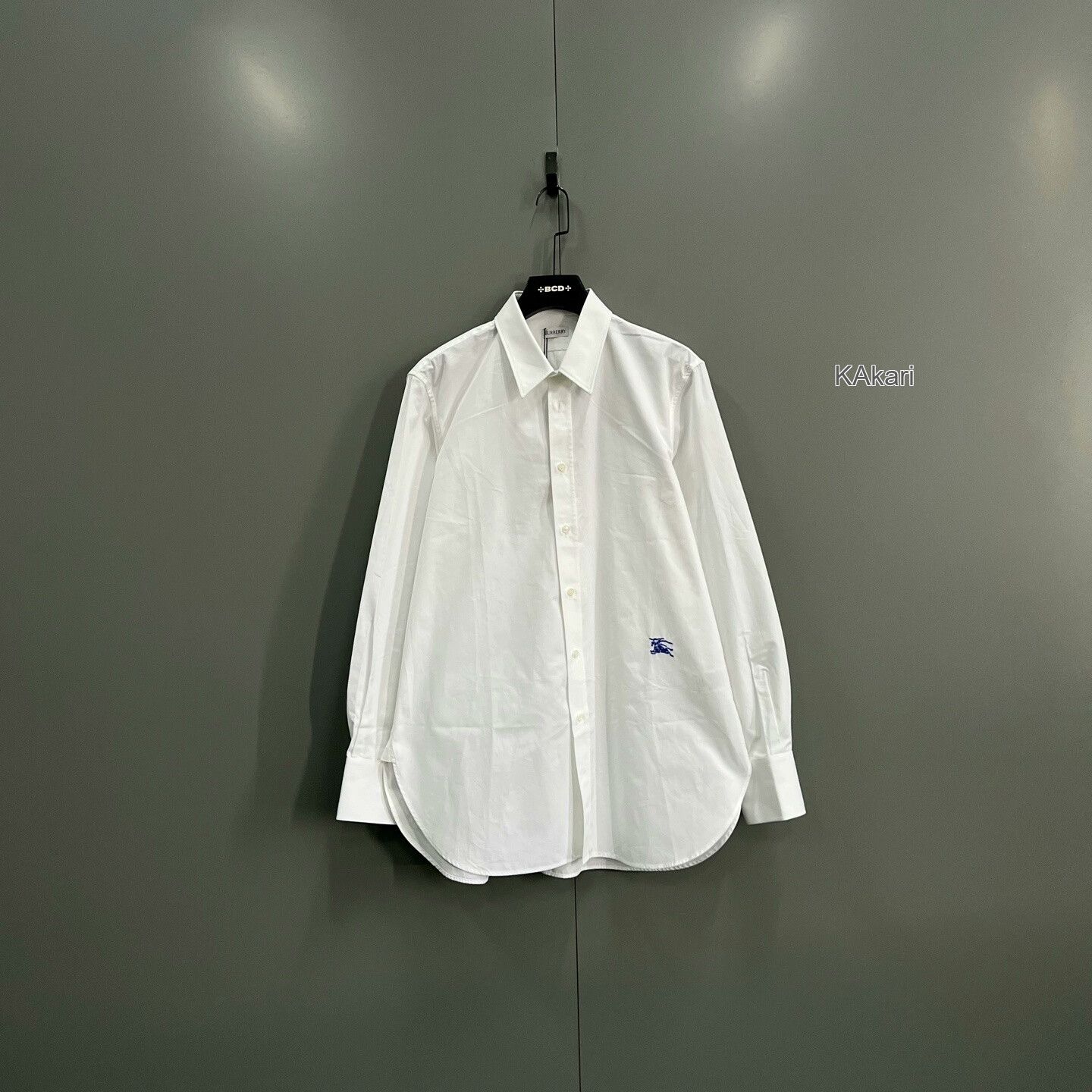 Burberry Burberry White Equestrian Knight Embroidered Shirt Size US S / EU 44-46 / 1 - 1 Thumbnail