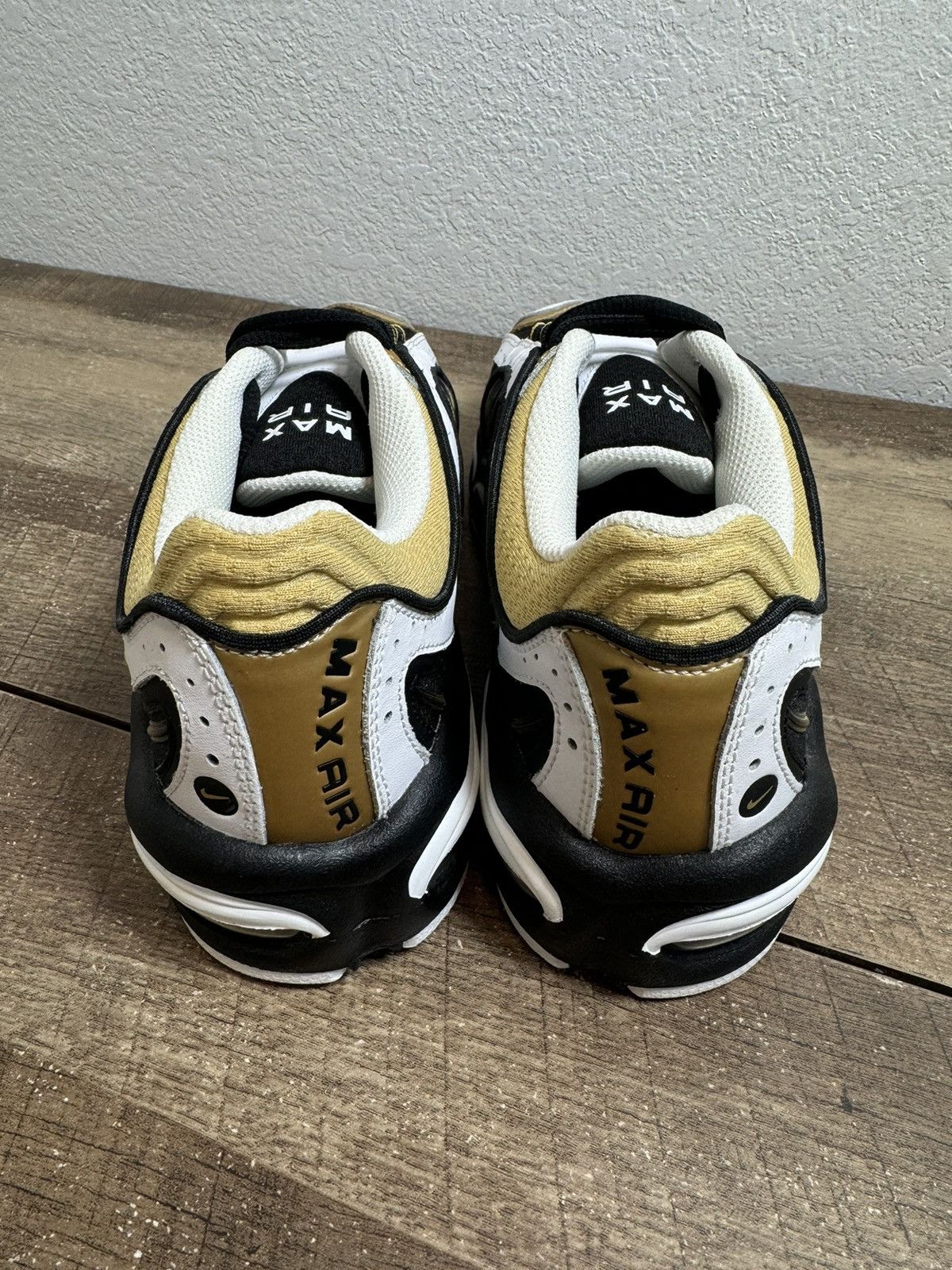 Nike SAMPLE Nike Air Max Tailwind 4 Metallic Gold Size 9 US NEW Size US 9 / EU 42 - 3 Thumbnail