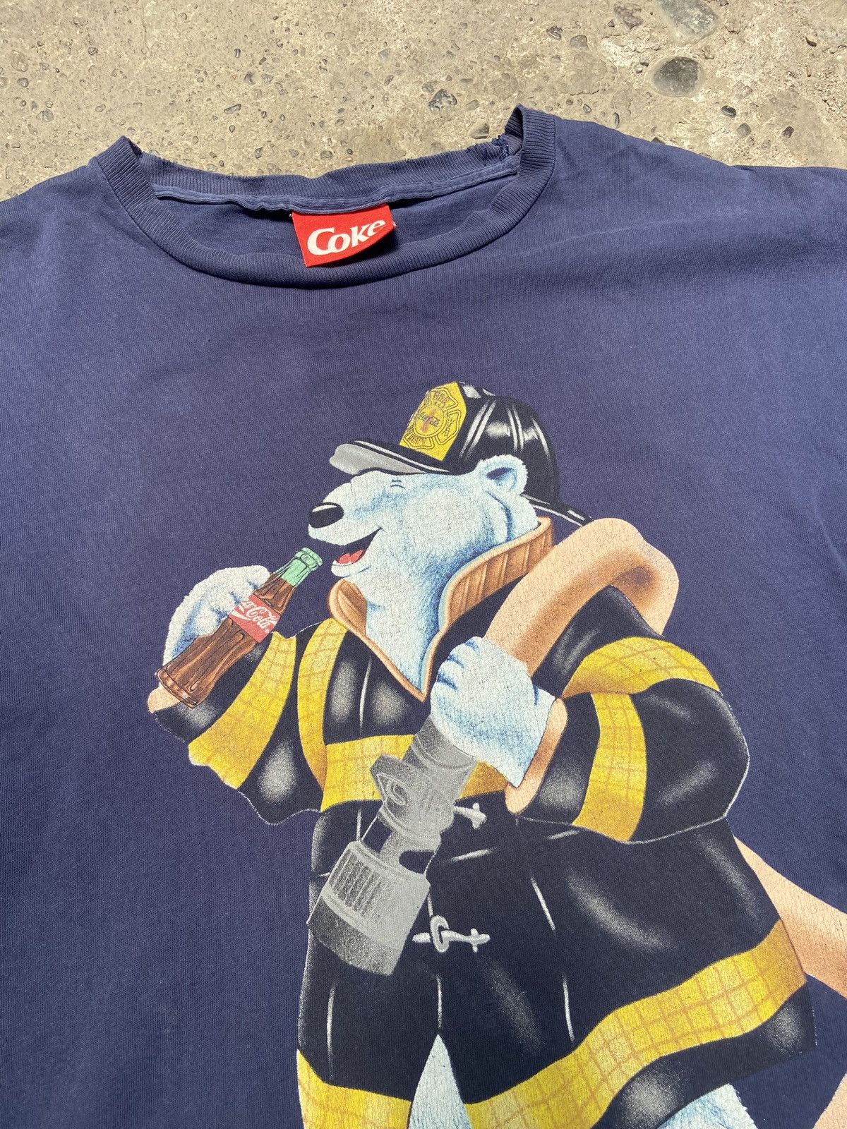 Vintage Vintage coke fireman bear t shirt Size US XL / EU 56 / 4 - 5 Thumbnail