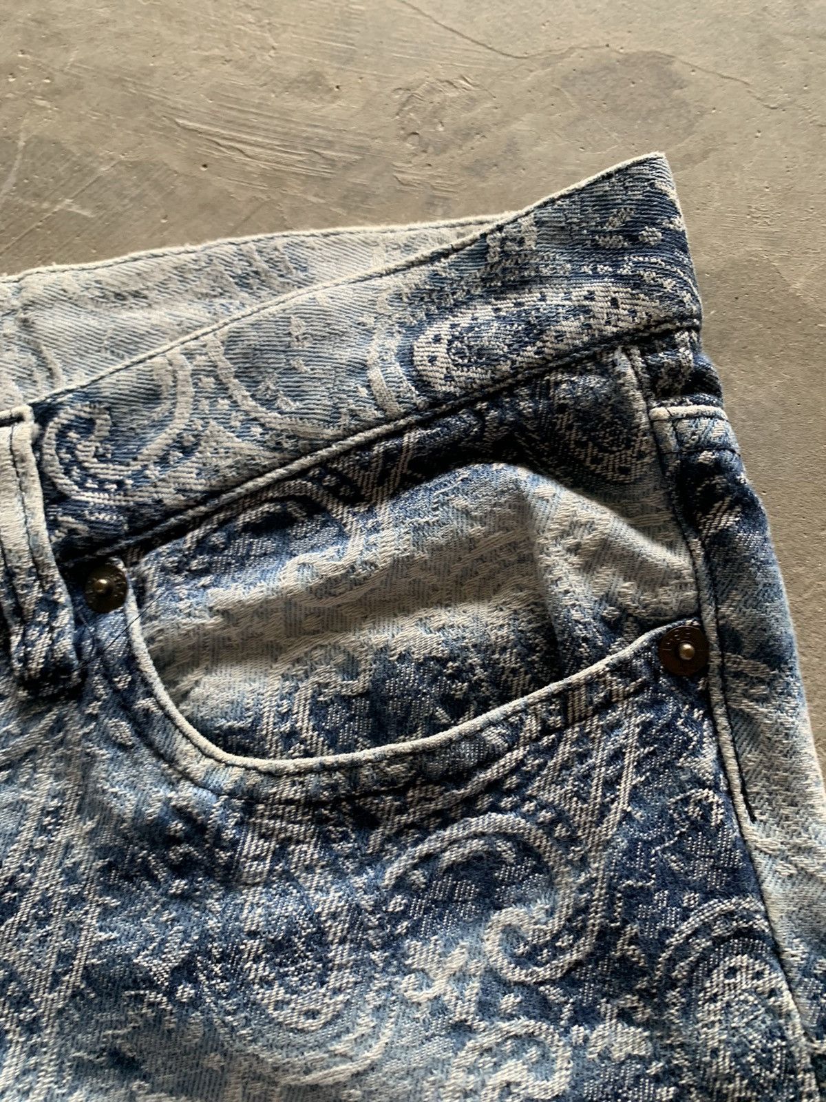 5351 POUR LES HOMMES insane 5351 pour les hommes Flared washed paisley jeans Size US 29 - 10 Thumbnail