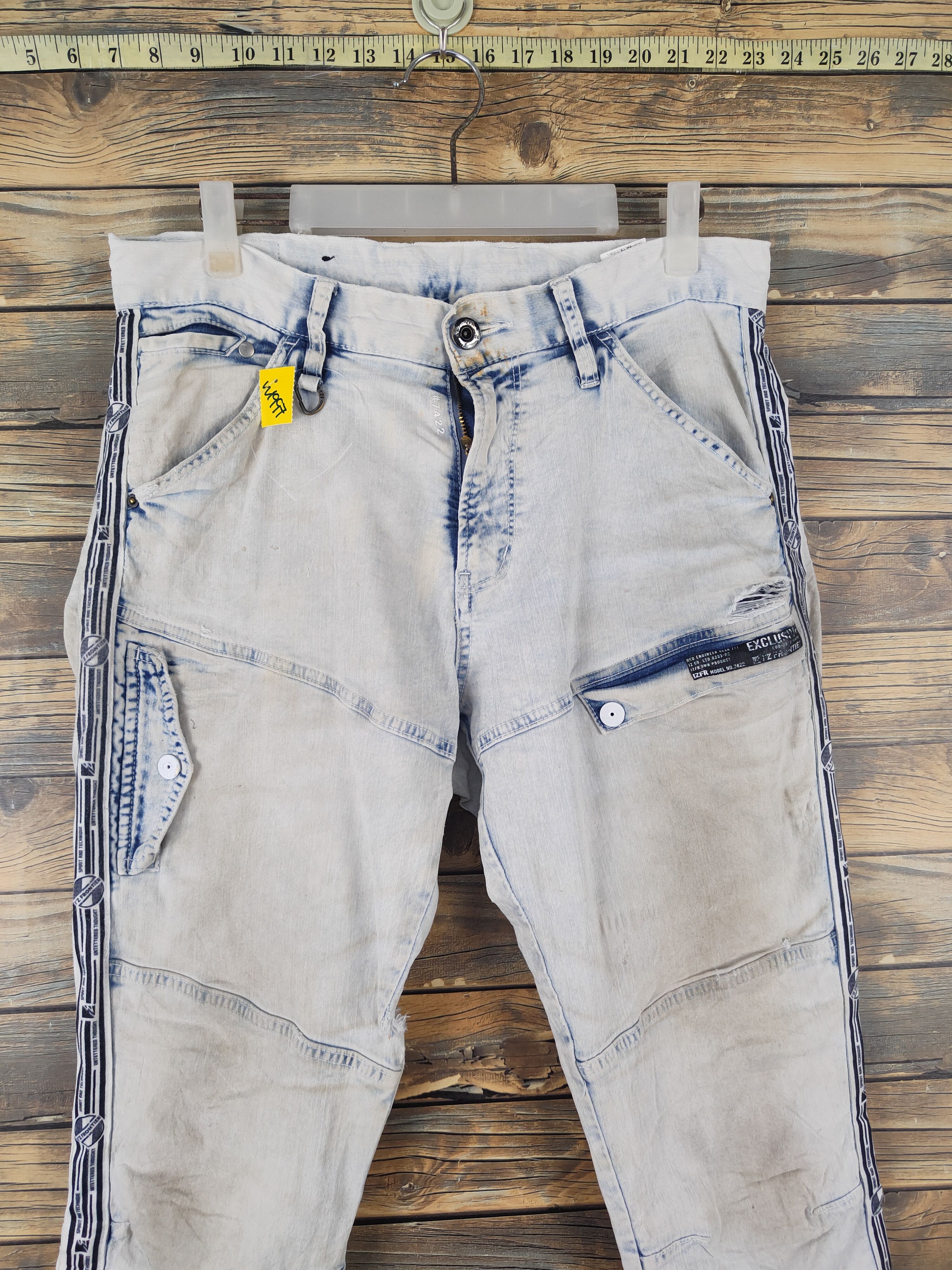 Japanese Brand I'z Frontier Light Blue Distressed Ripped Soft Jeans #W1997 Size US 32 / EU 48 - 2 Thumbnail