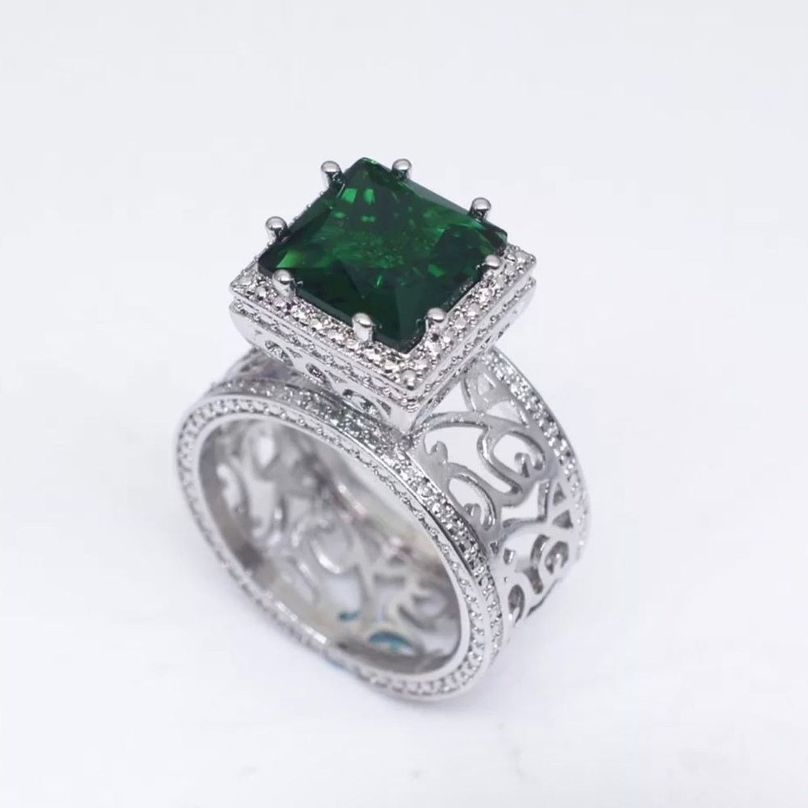 Other Big Large Green Stone Women’s Luxury Ring Size 7 Size ONE SIZE - 2 Thumbnail