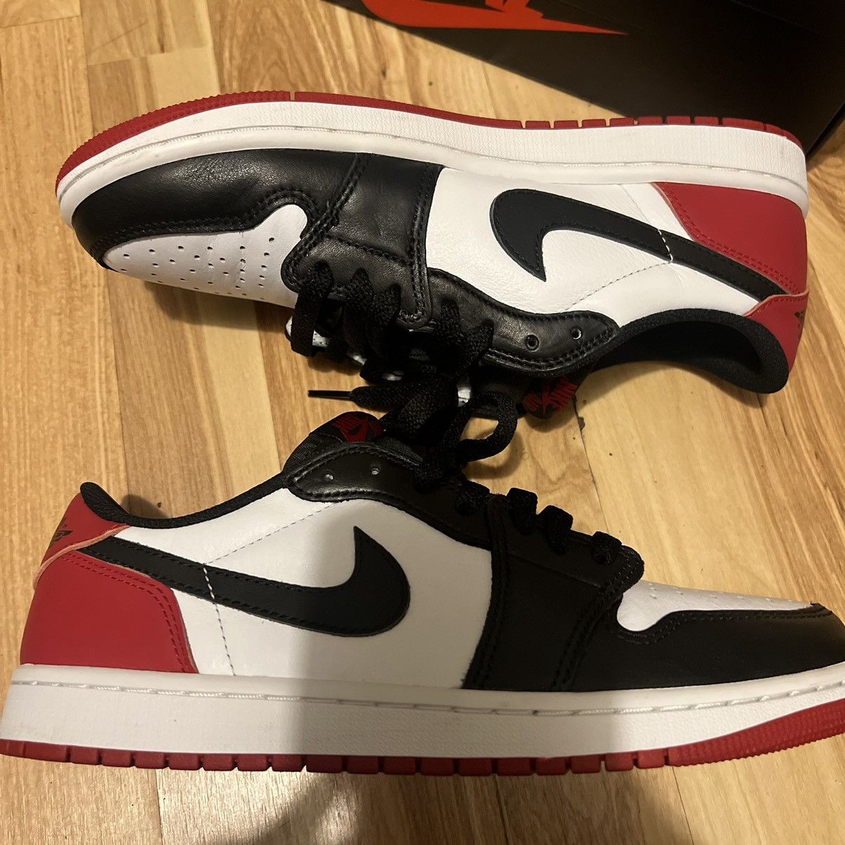 Jordan Brand Air Jordan Retro Low Black Toe Size 8.5 Size US 8.5 / EU 41-42 - 2 Thumbnail