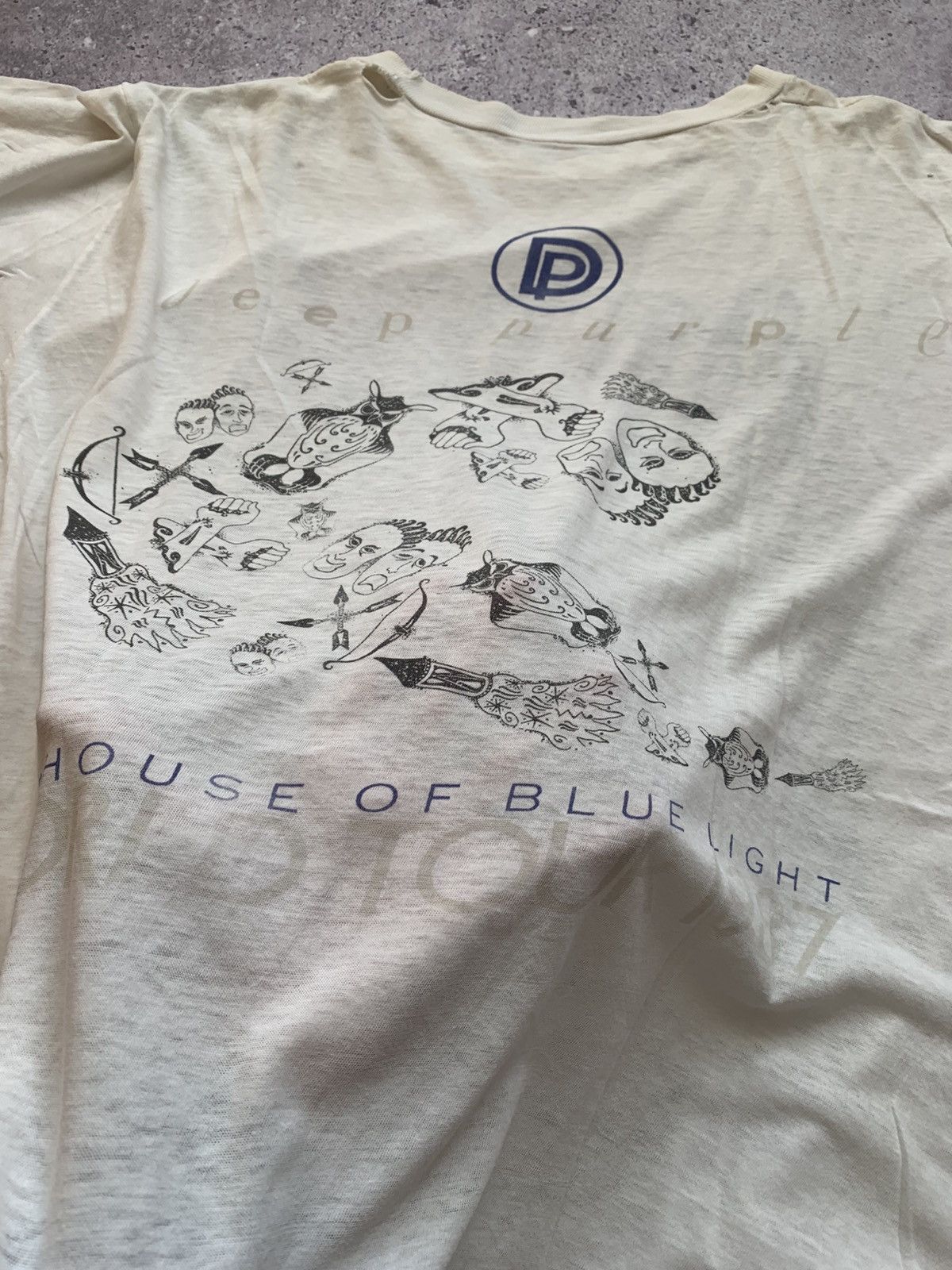 Band Tees 🔥TRASHED DEEP PURPLE THE HOUSE OF BLUE LIGHT 1987 TOUR TEE Size US XL / EU 56 / 4 - 25 Thumbnail