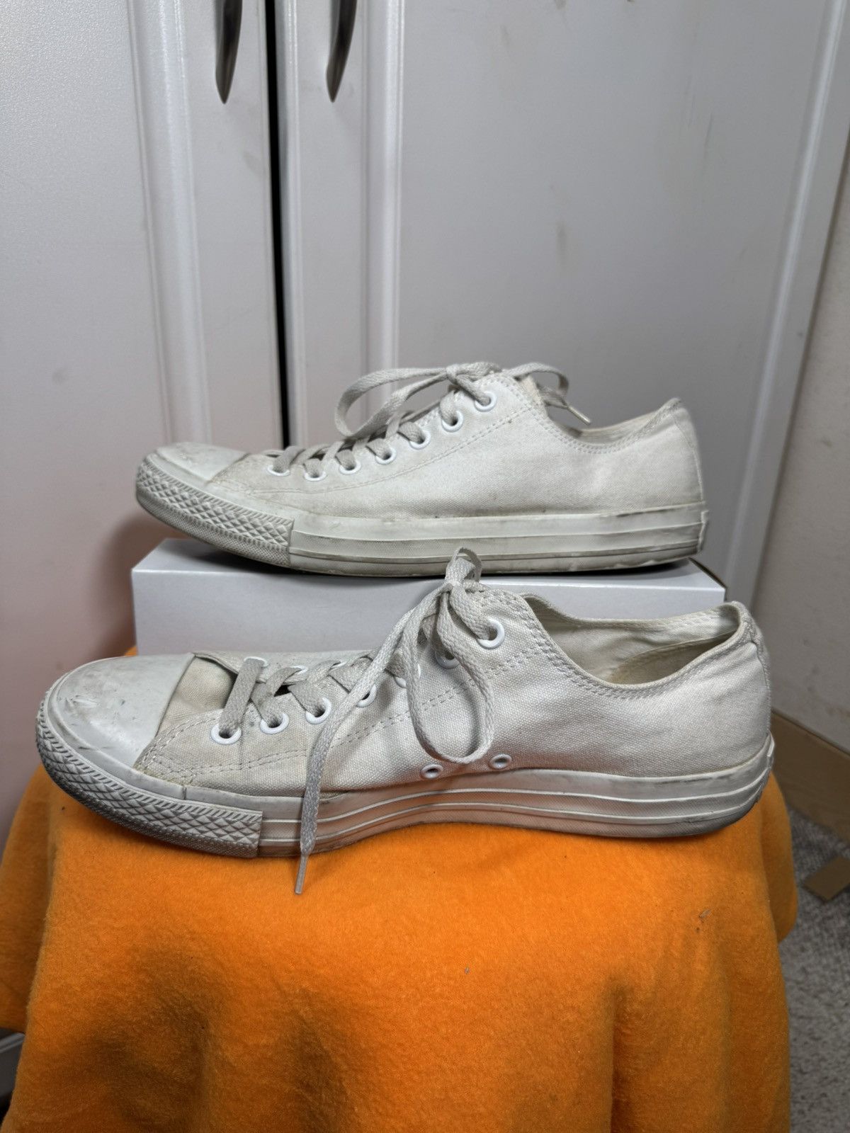 Converse Classic Canvas truck Taylor Size US 10 / EU 43 - 2 Thumbnail