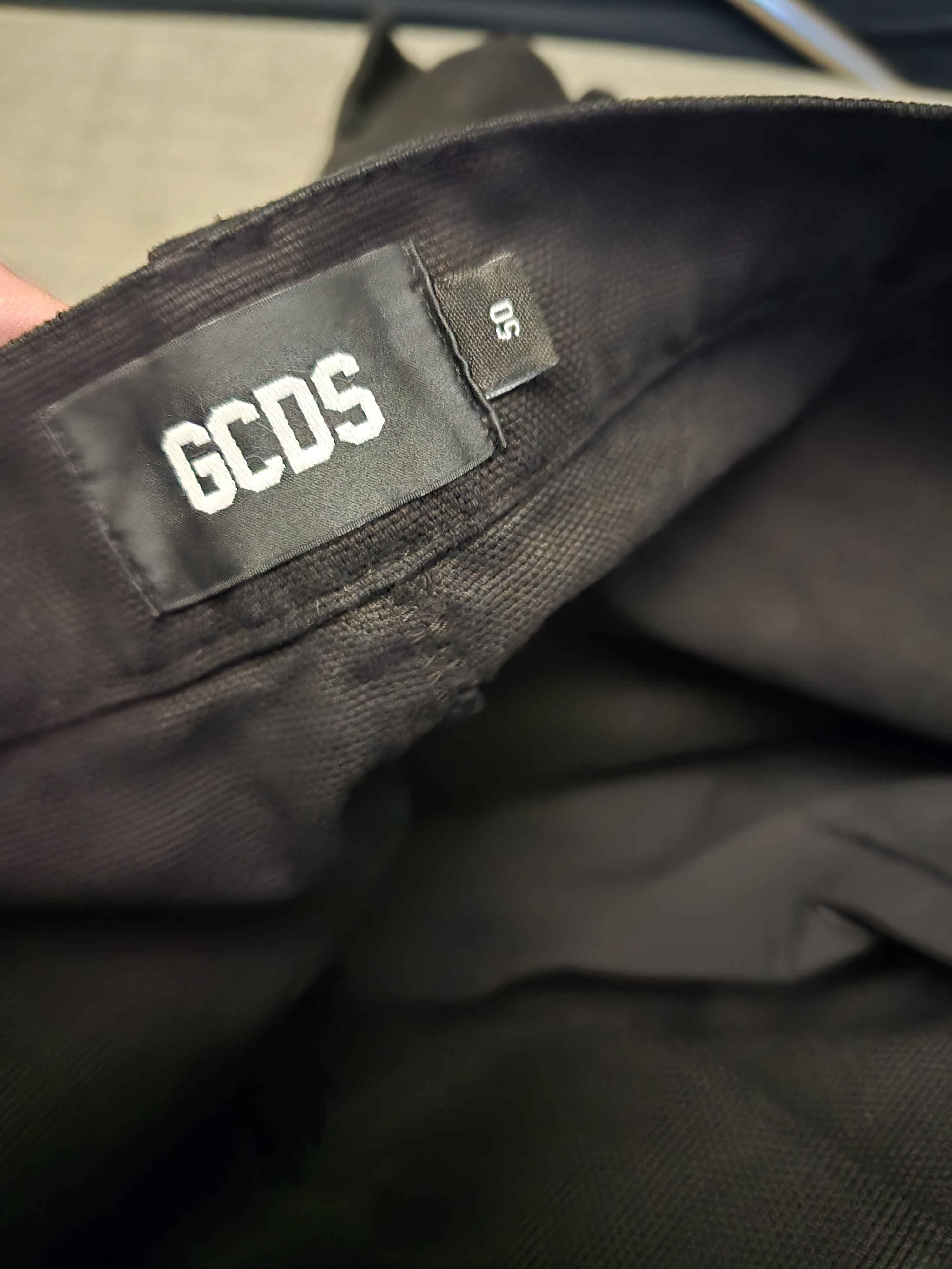 GCDS gcds ultracargo shorts Size US 34 / EU 50 - 9 Thumbnail