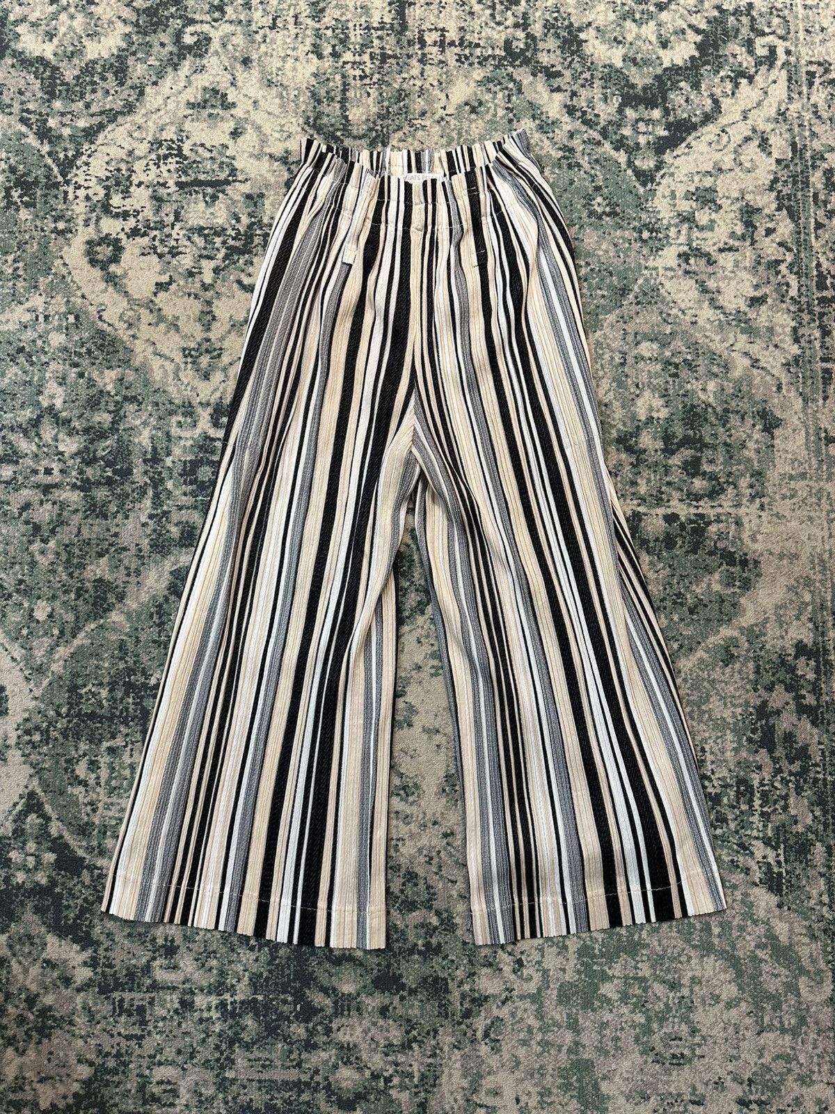 Homme Plisse Issey Miyake Pleats Please Issey Miyake Vertical Stripe Pant Size US 34 / EU 50 - 2 Thumbnail