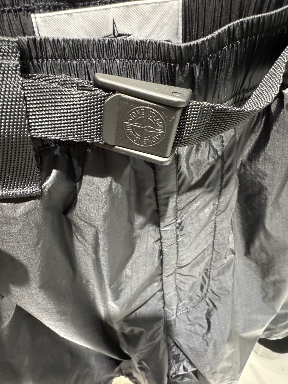 Stone Island NWT Compass Patch Zip Pocket Casual Shorts - Navy Blue, 30 Size US 30 / EU 46 - 11 Thumbnail