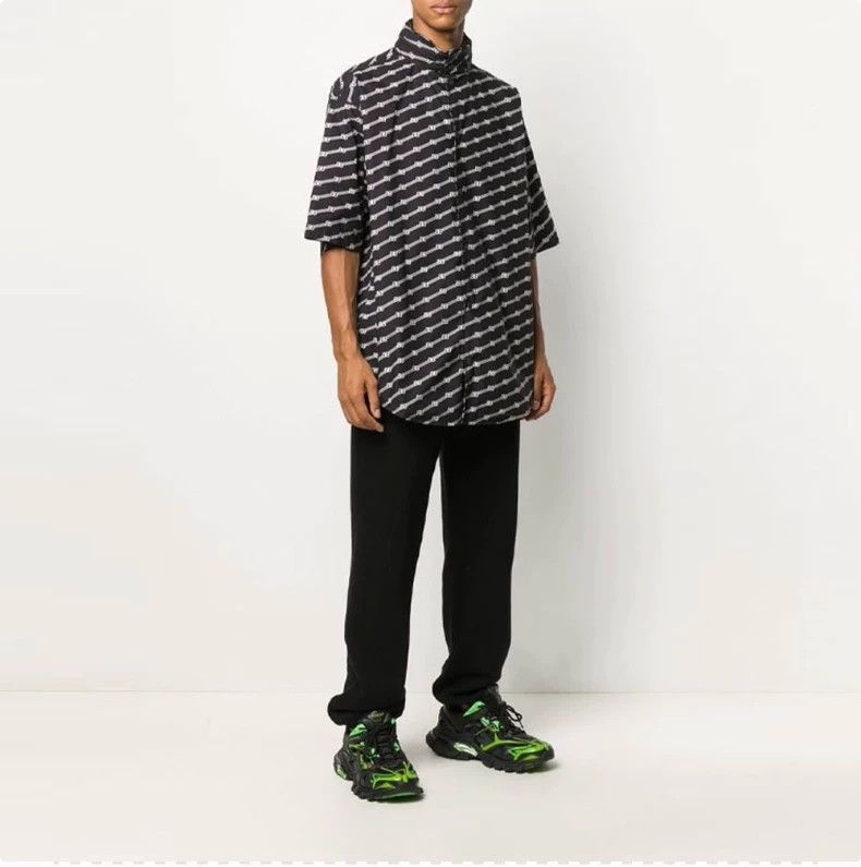 Balenciaga Balenciaga size 38 Full logo mid-sleeve shirt 2502-Nextarro Size US M / EU 48-50 / 2 - 6 Thumbnail