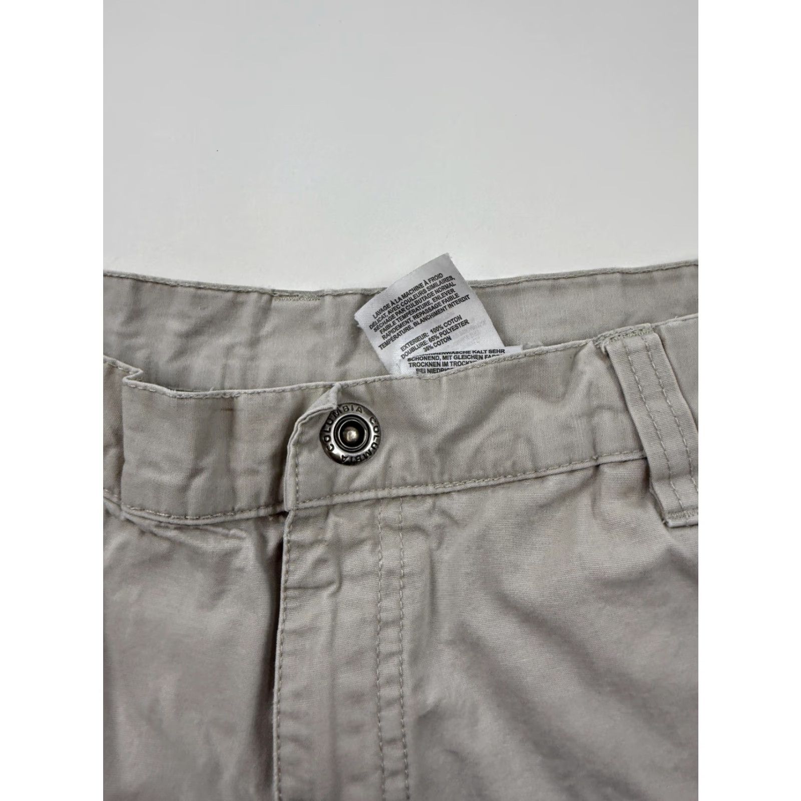 Vintage Columbia Shorts Mens Medium Beige Cargo 10 Inseam Cotton Outdoor Casual XCO Size US 31 - 4 Thumbnail