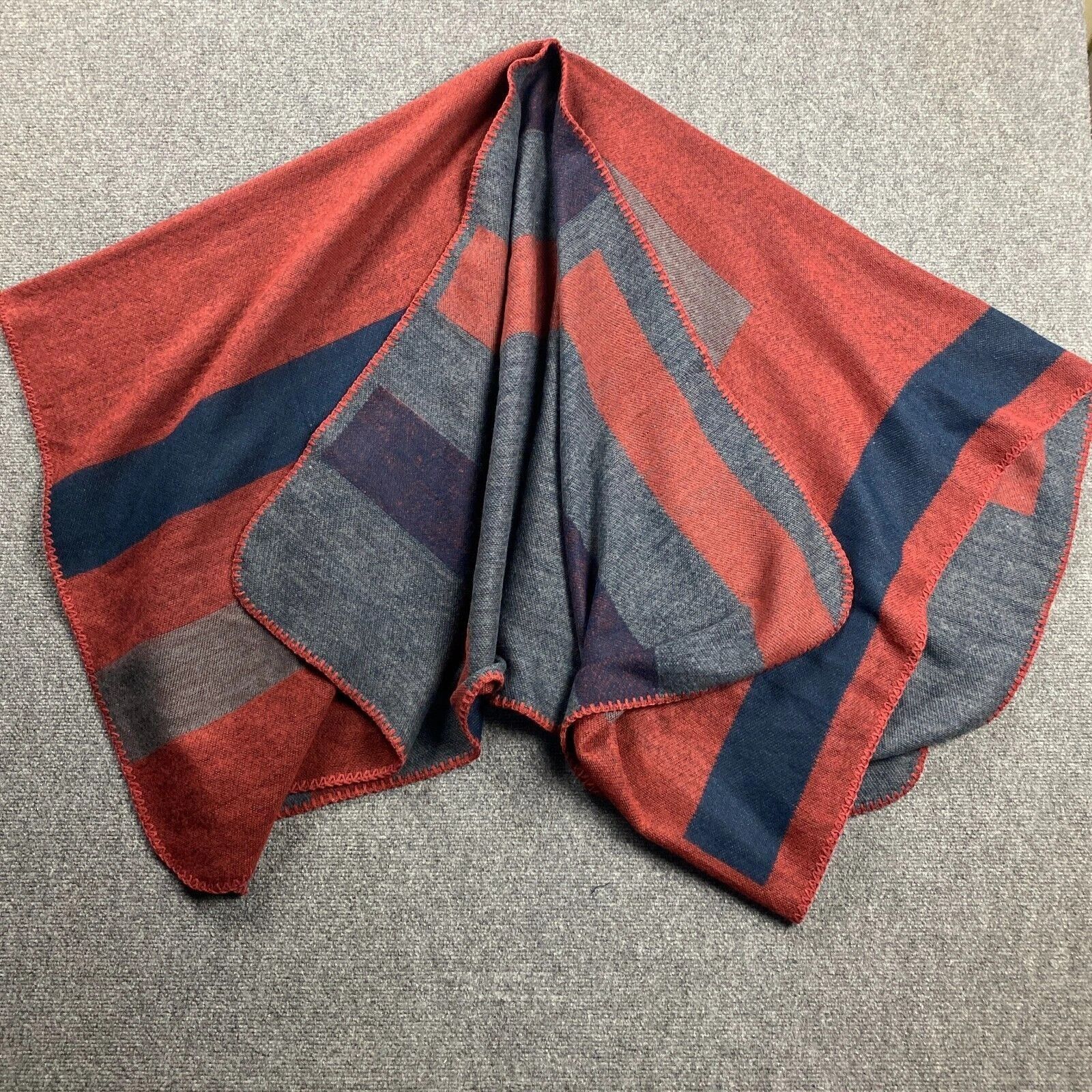 BB Dakota BB Dakota Poncho Women's Knit Geometric Acrylic Blend OS Size ONE SIZE - 1 Thumbnail