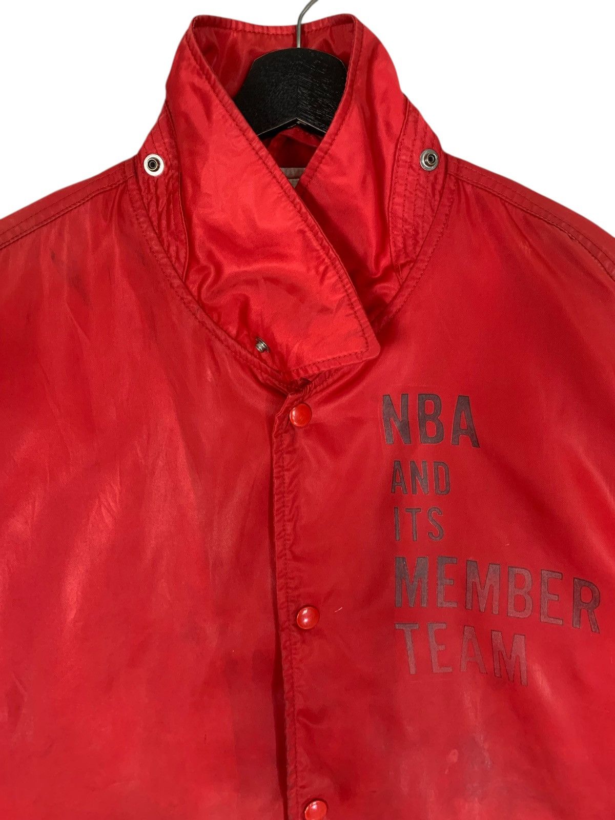 Vintage Vintage Chicago Bull NBA SportWear Windbreaker Coach Jacket Size US XL / EU 56 / 4 - 2 Thumbnail