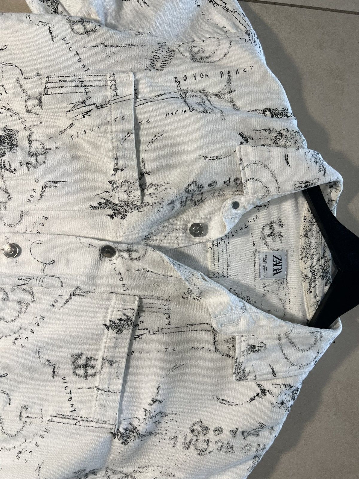 Zara Zara Print White Denim Jacket – Size L, Fashion Print Size US L / EU 52-54 / 3 - 2 Thumbnail