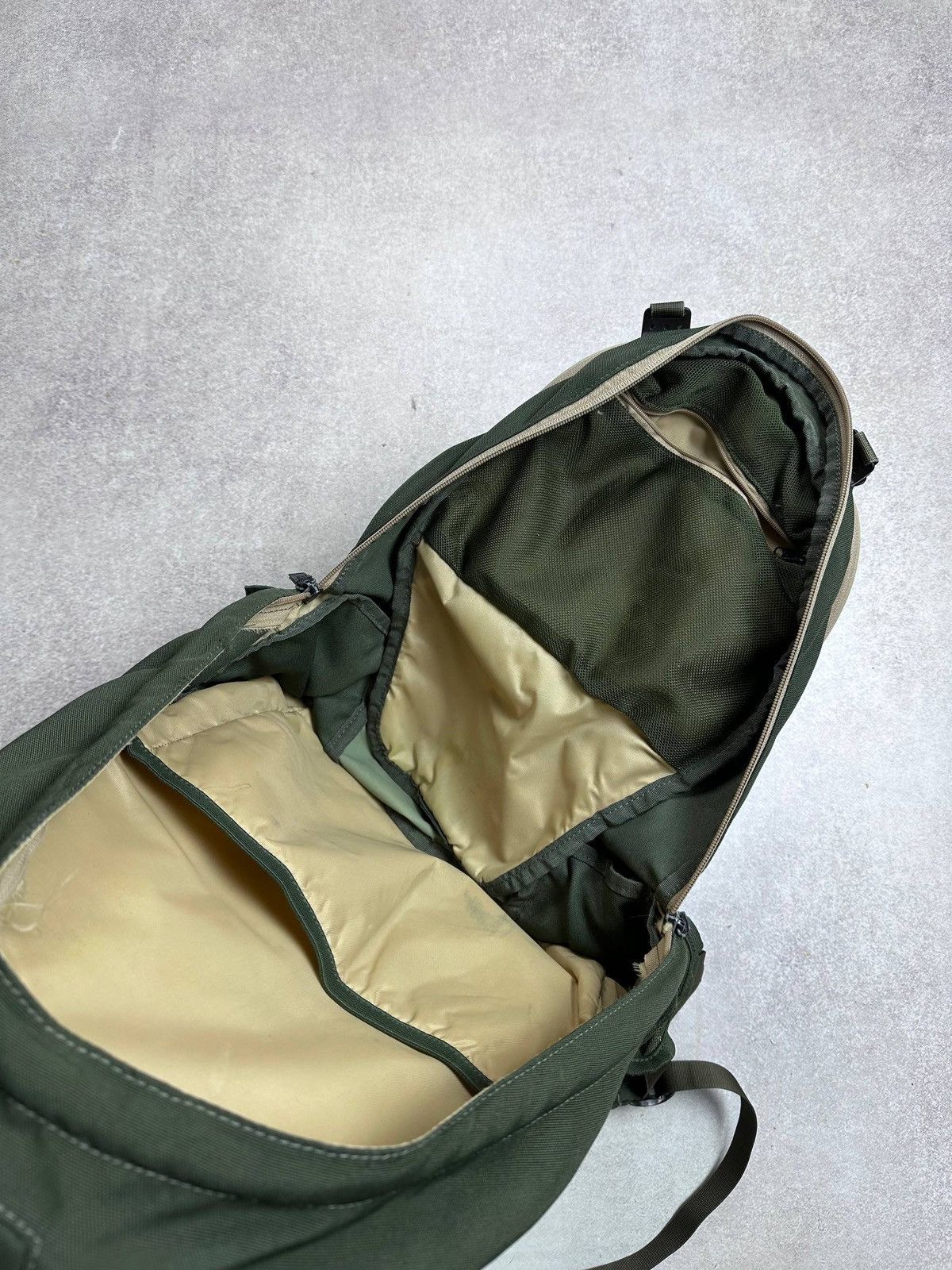Nike Grail! Vintage 00's Nike Air Max Backpack Rare Size ONE SIZE - 6 Thumbnail