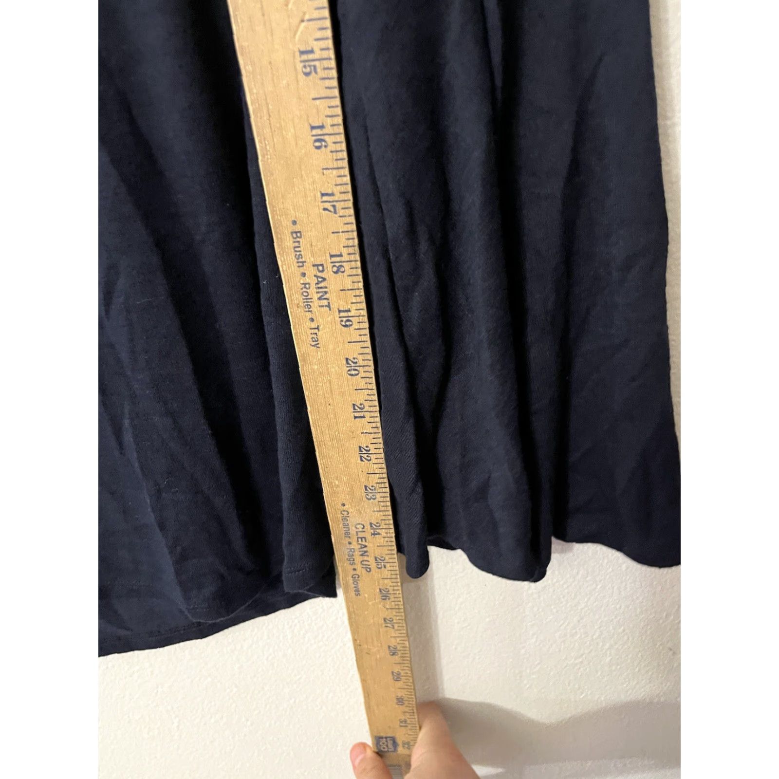 Ann Taylor Loft Outlet long sleeve V Neck neckline shirt White Solid casual Medium Blouse Size M / US 6-8 / IT 42-44 - 4 Thumbnail