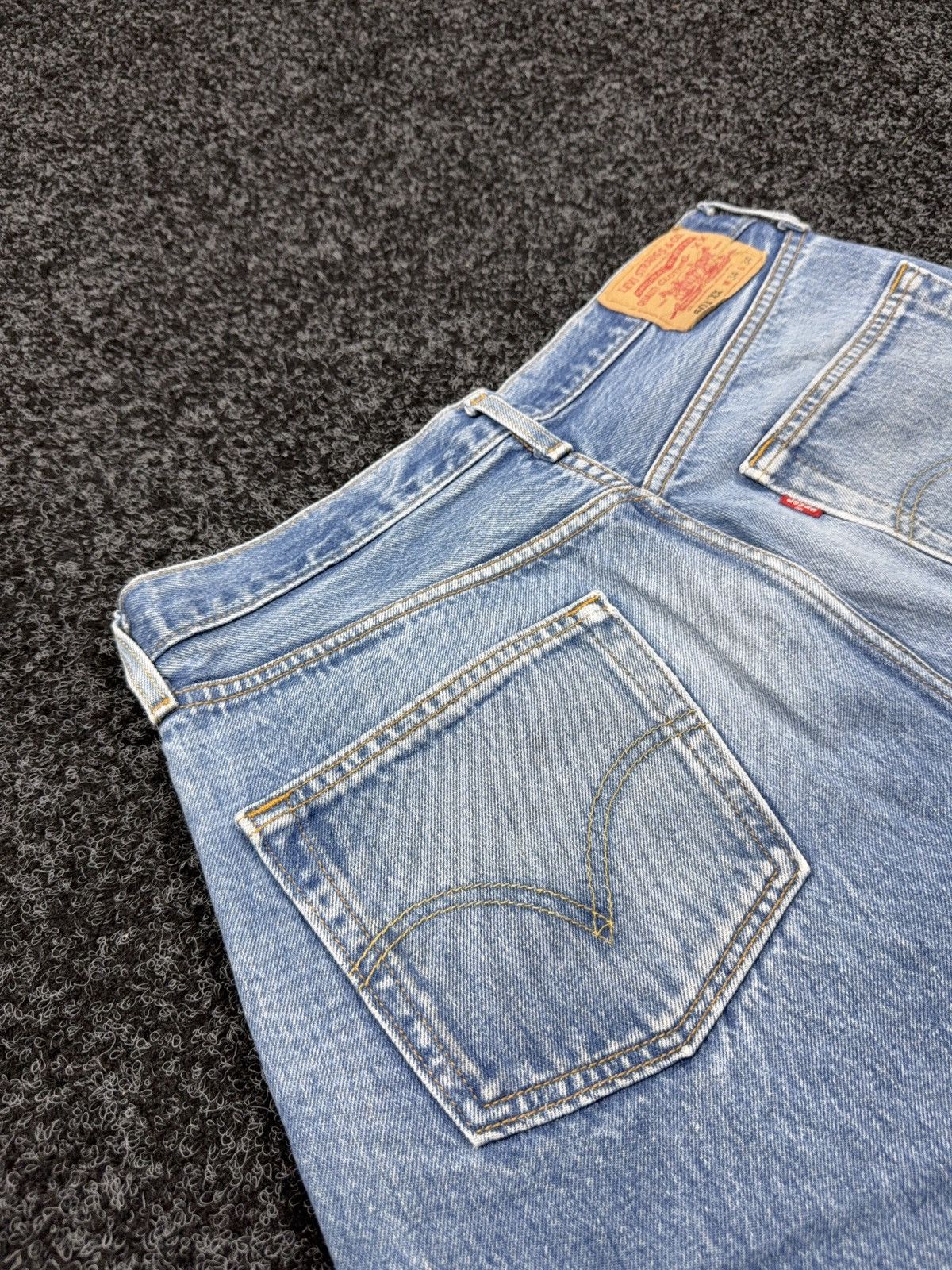 Levi's Vintage Clothing Vintage 90s Levi’s 501XX Distressed Western USA Faded Jeans Size US 32 / EU 48 - 20 Thumbnail