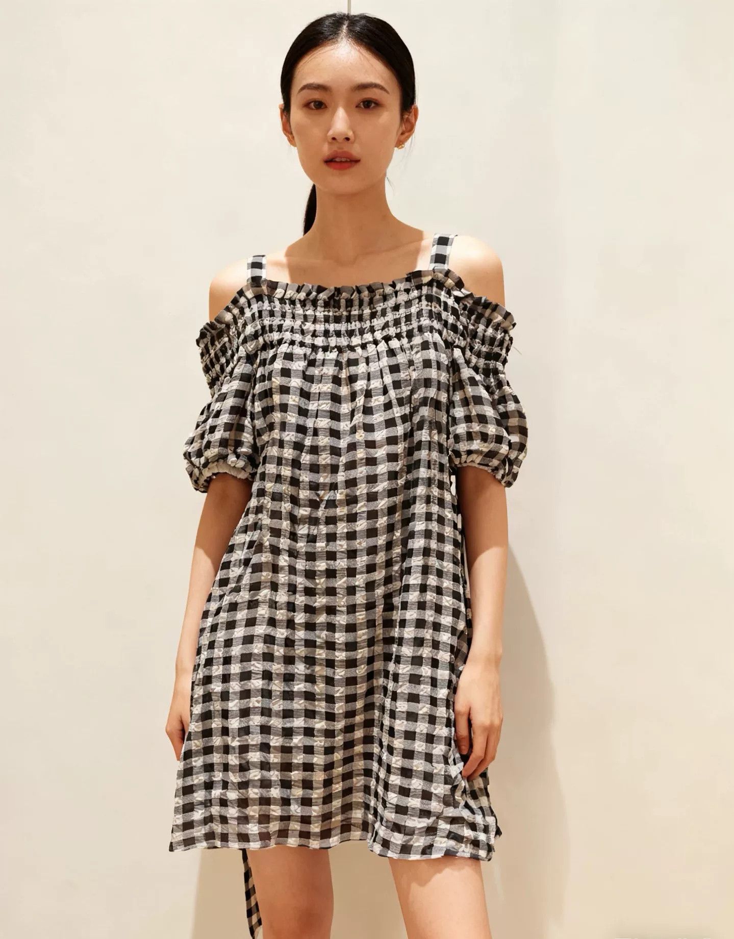 Boutique Moschino Boutique Moschino Black White Plaid Off-Shoulder Dress Size XXS / US 00 / IT 34 - 1 Thumbnail
