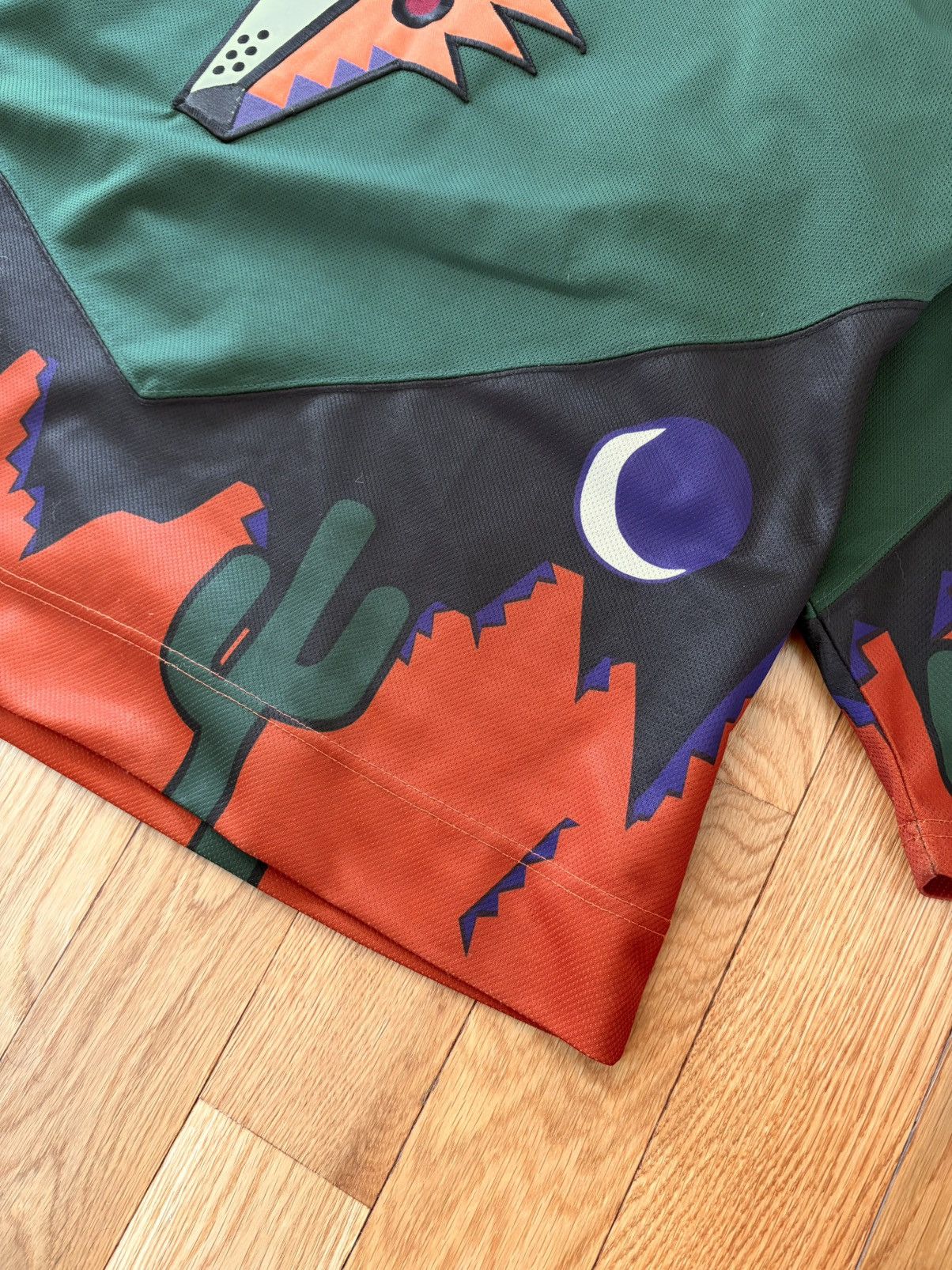 Pro Player Vintage Phoenix Coyotes Pro Player Desertscape Alt Jersey XL Size US XL / EU 56 / 4 - 5 Thumbnail