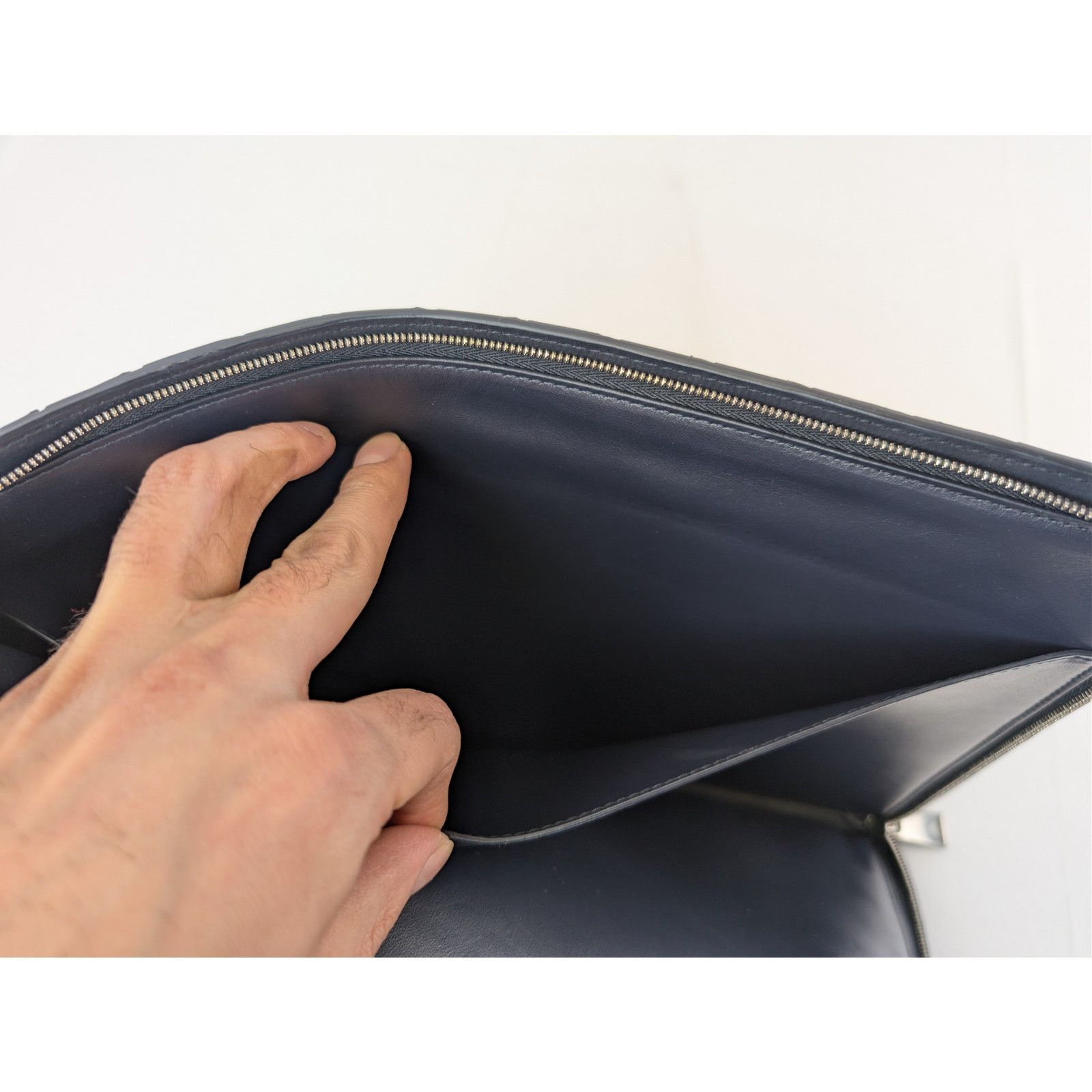 Bottega Veneta o1rshd1 Size: OS / Case Avenue Intreccio 15 BI/Avenue Wallet Size ONE SIZE - 10 Thumbnail