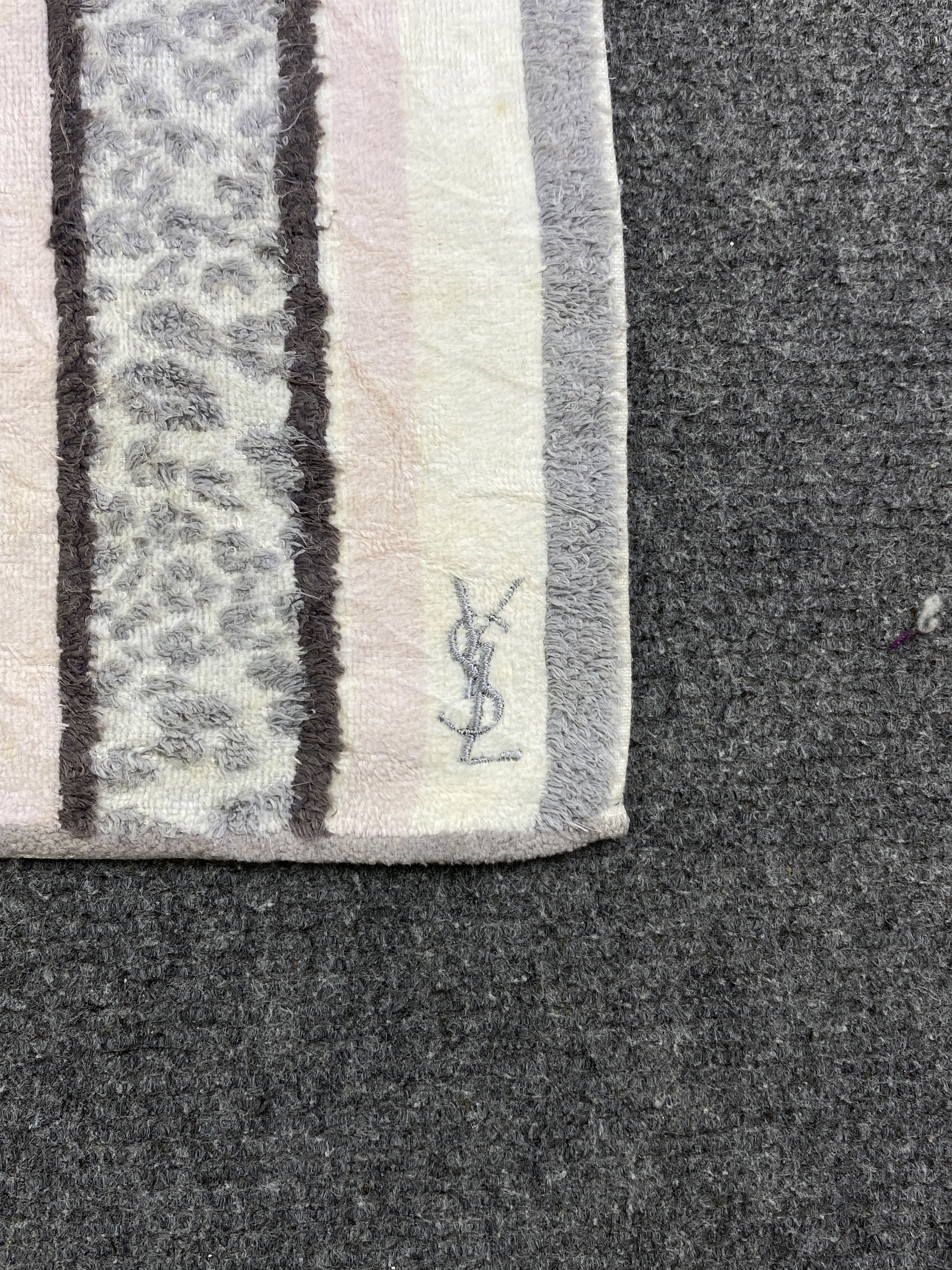 Yves Saint Laurent Yves Saint Laurent Mini Towel / Hand Towel TT0013 Size ONE SIZE - 5 Thumbnail