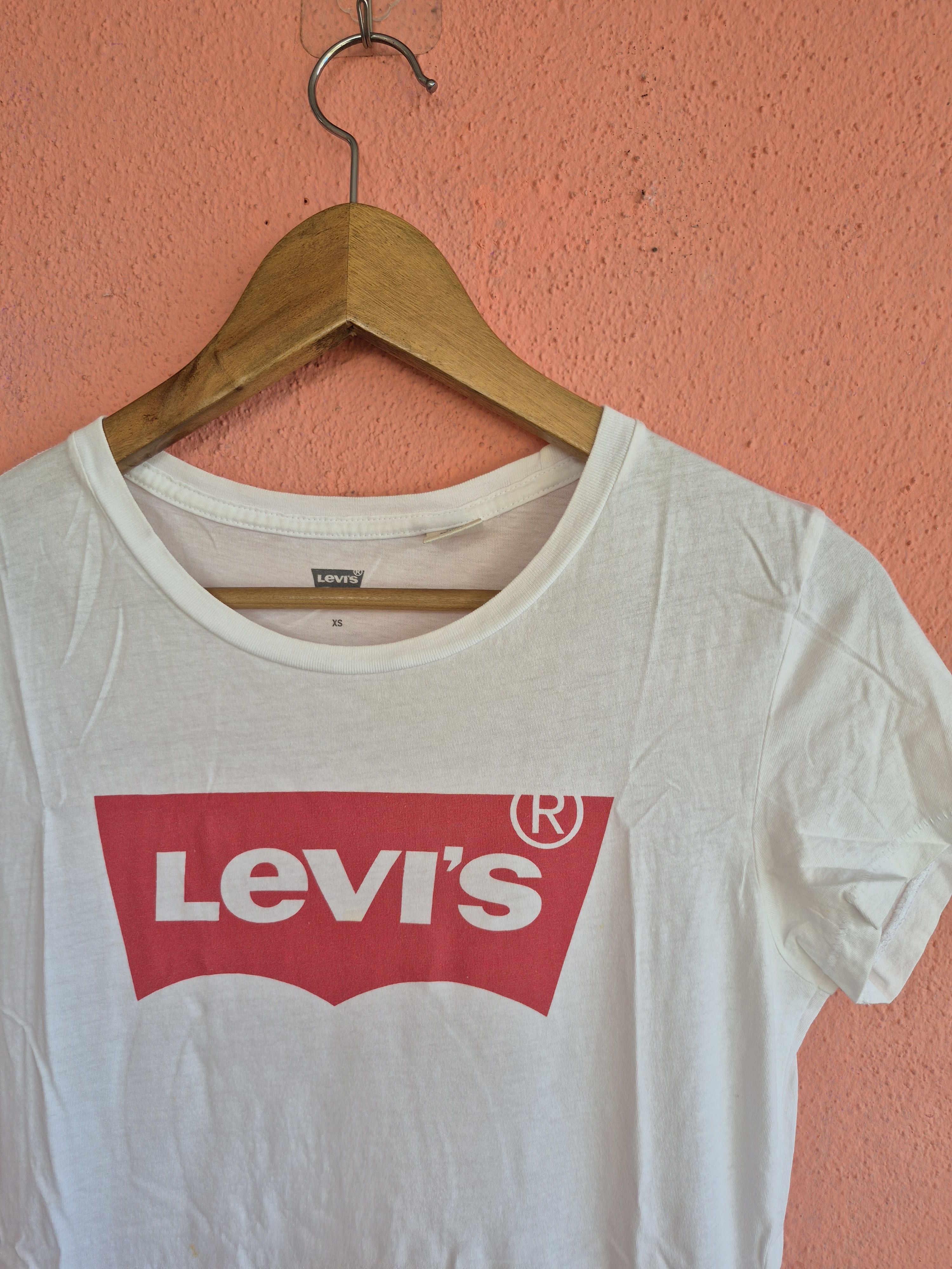 Levi's 🔥 Levis Classic Big Logo Tops Size XS / US 0-2 / IT 36-38 - 2 Thumbnail