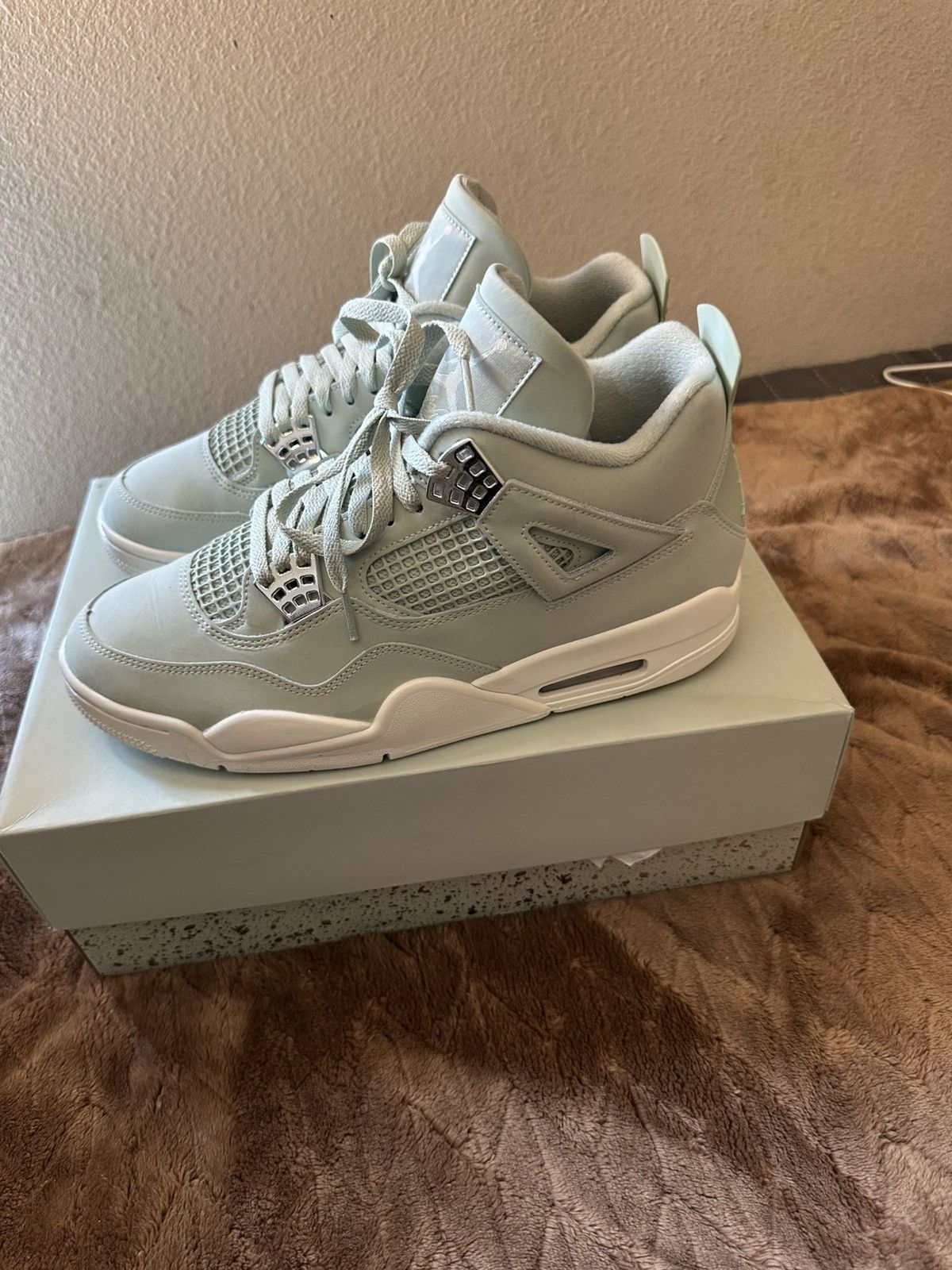Jordan Brand Jordan 4 seafoam. Good condition. Size US 10.5 / EU 43-44 - 2 Thumbnail