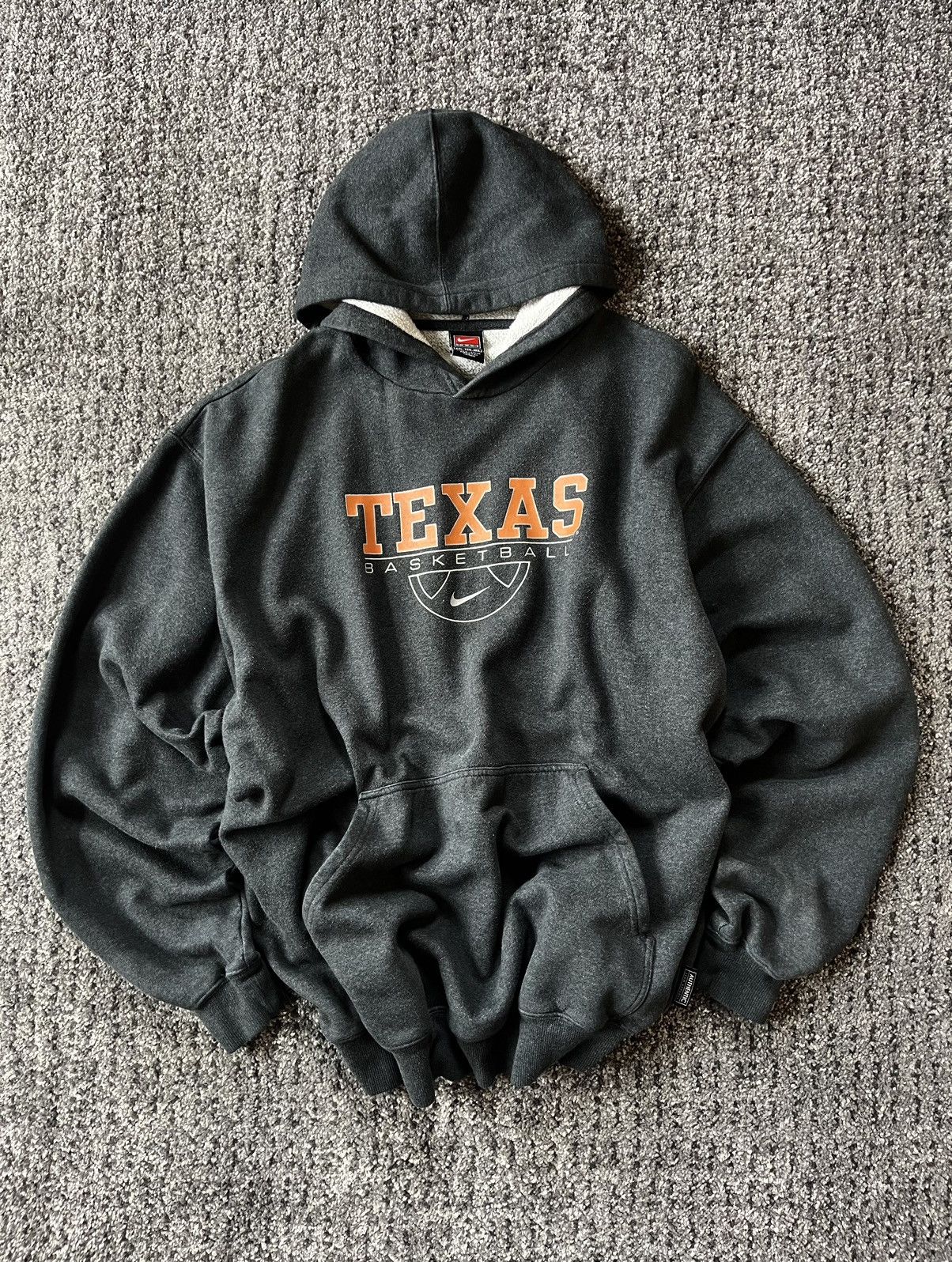 Nike × Vintage Vintage 90’s Nike Team Texas Basketball Baggy Hoodie Size US XXL / EU 58 / 5 - 1 Thumbnail