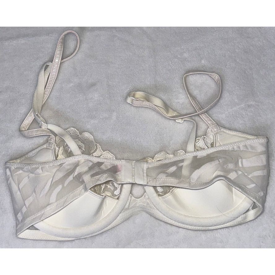 Victoria's Secret Victoria's Secret Very Sexy White Lace Push Up Bra 34C Size ONE SIZE - 4 Thumbnail