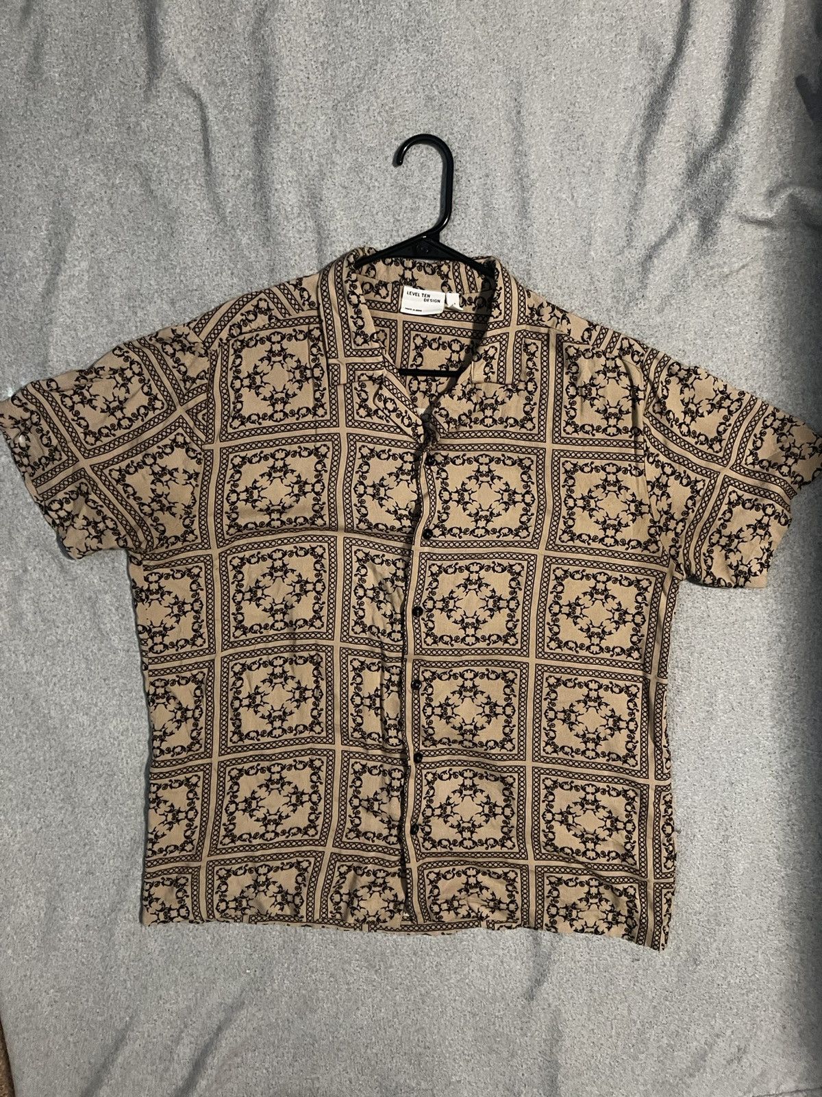 Vintage Vintage short sleeve button shirt paisley design Size US L / EU 52-54 / 3 - 1 Thumbnail