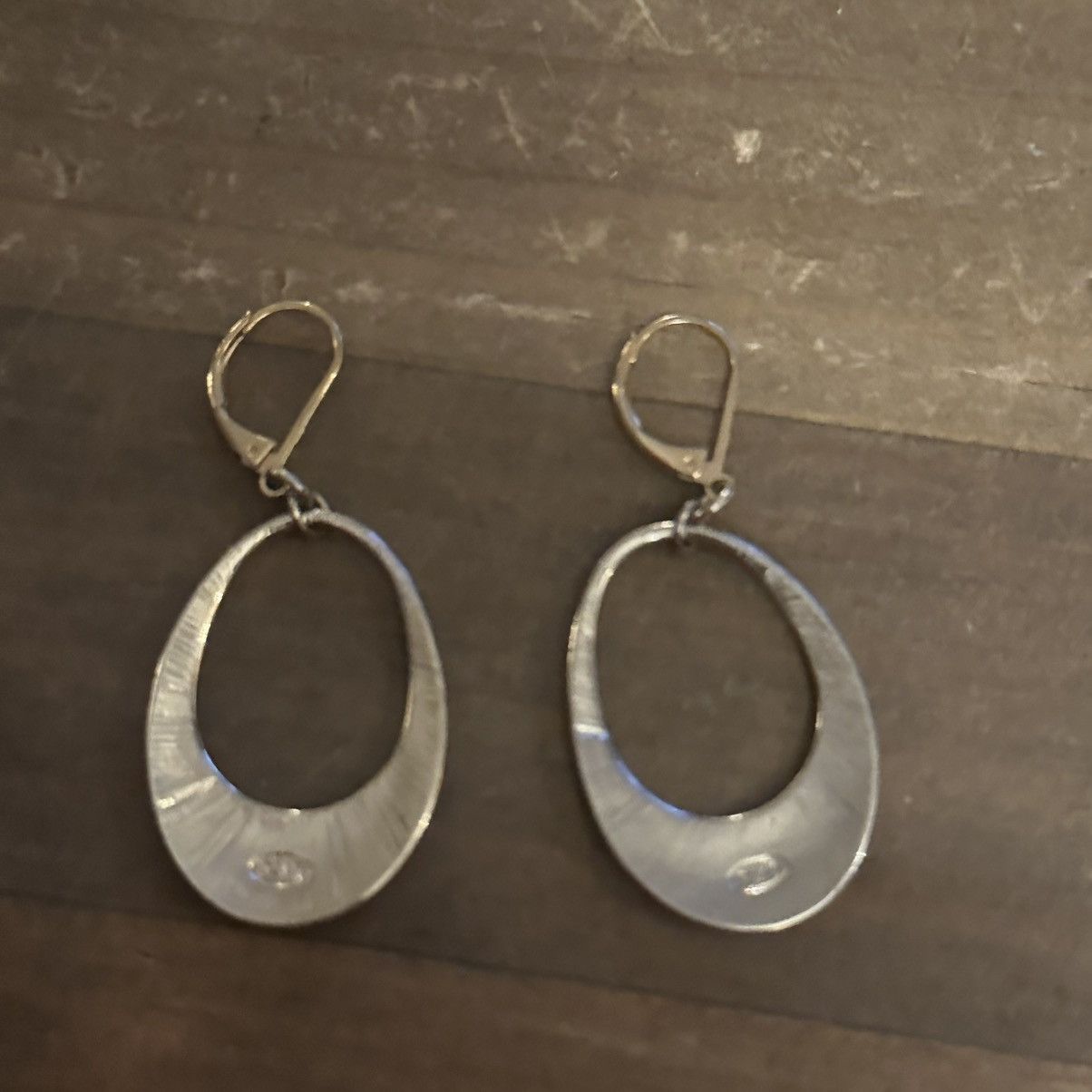 Other PMB Pembroke oval hammered crystal accent hoop earrings Size ONE SIZE - 4 Thumbnail
