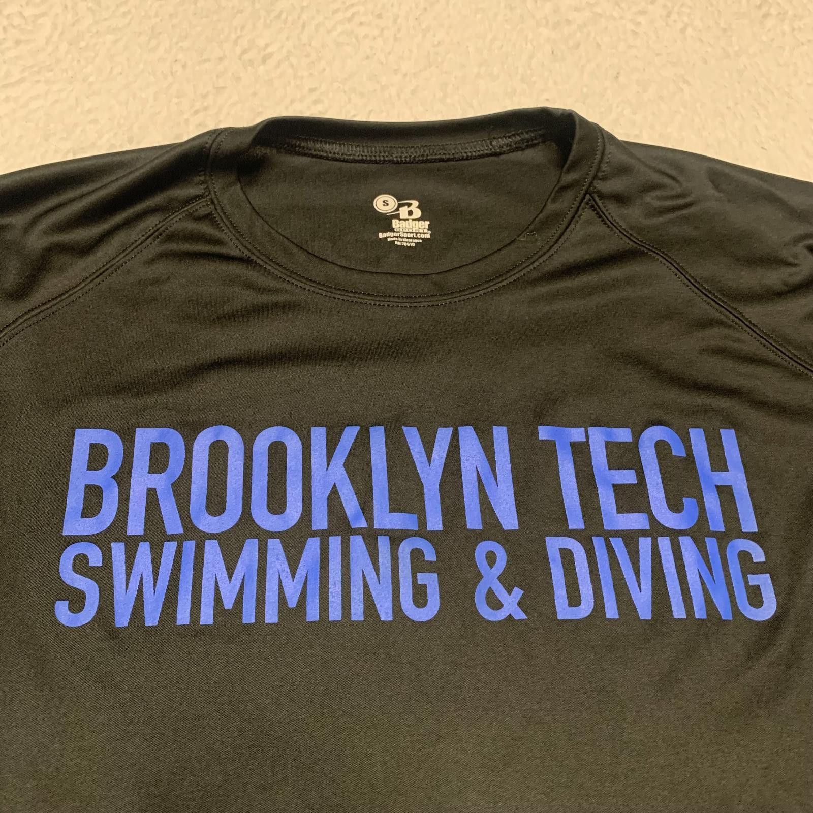 Other Badger Sports Men's S Brooklyn Tech Swim L/S Shirt Size US S / EU 44-46 / 1 - 3 Thumbnail