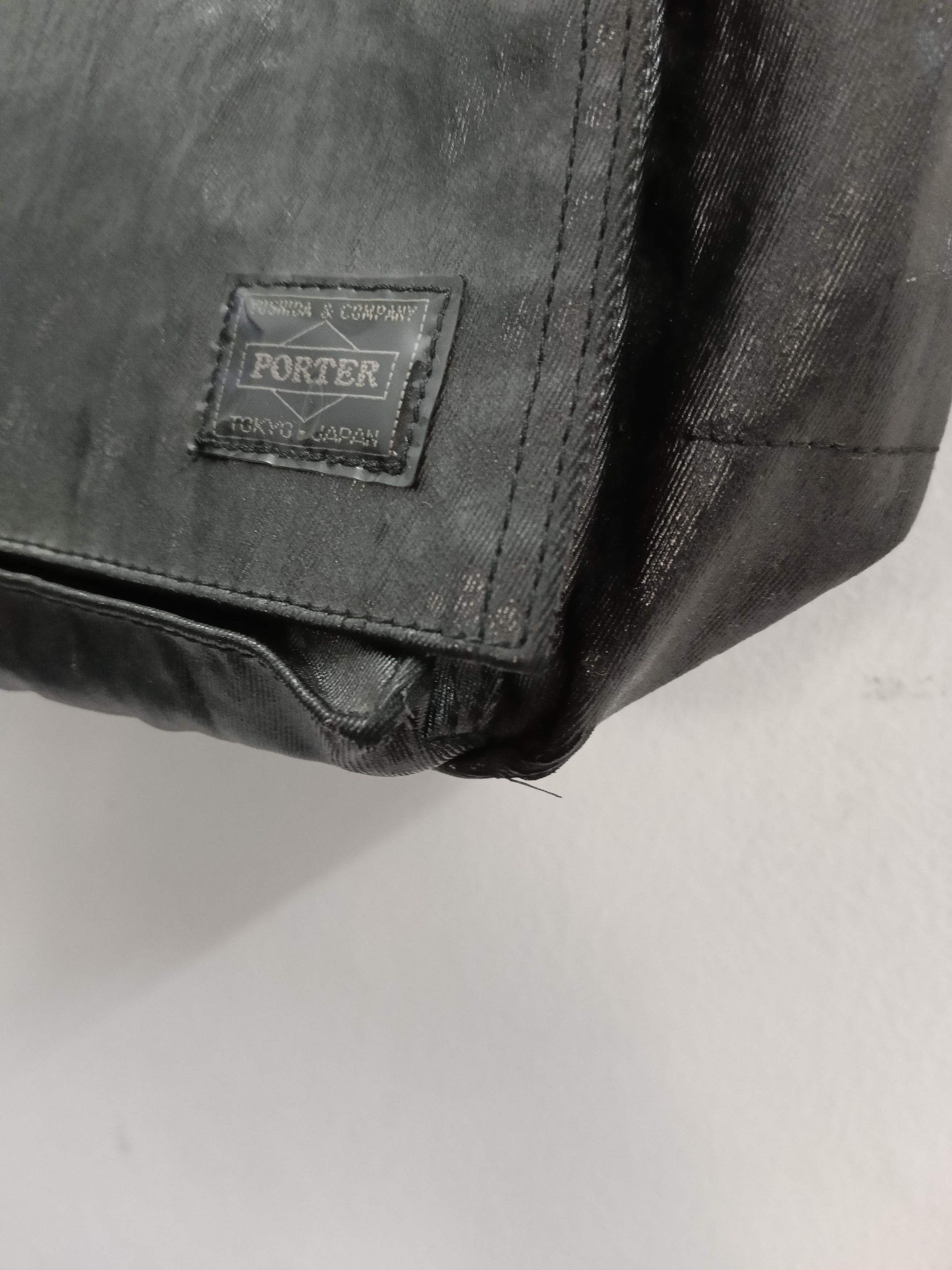 Porter Porter Yoshida SHINE Series PVC Coating Messenger Bag Size ONE SIZE - 7 Thumbnail