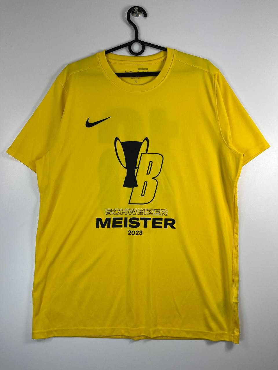 Nike BSC Young Boys 2023 Schweizer Meister Football Jersey NikeXL Size US XL / EU 56 / 4 - 1 Thumbnail
