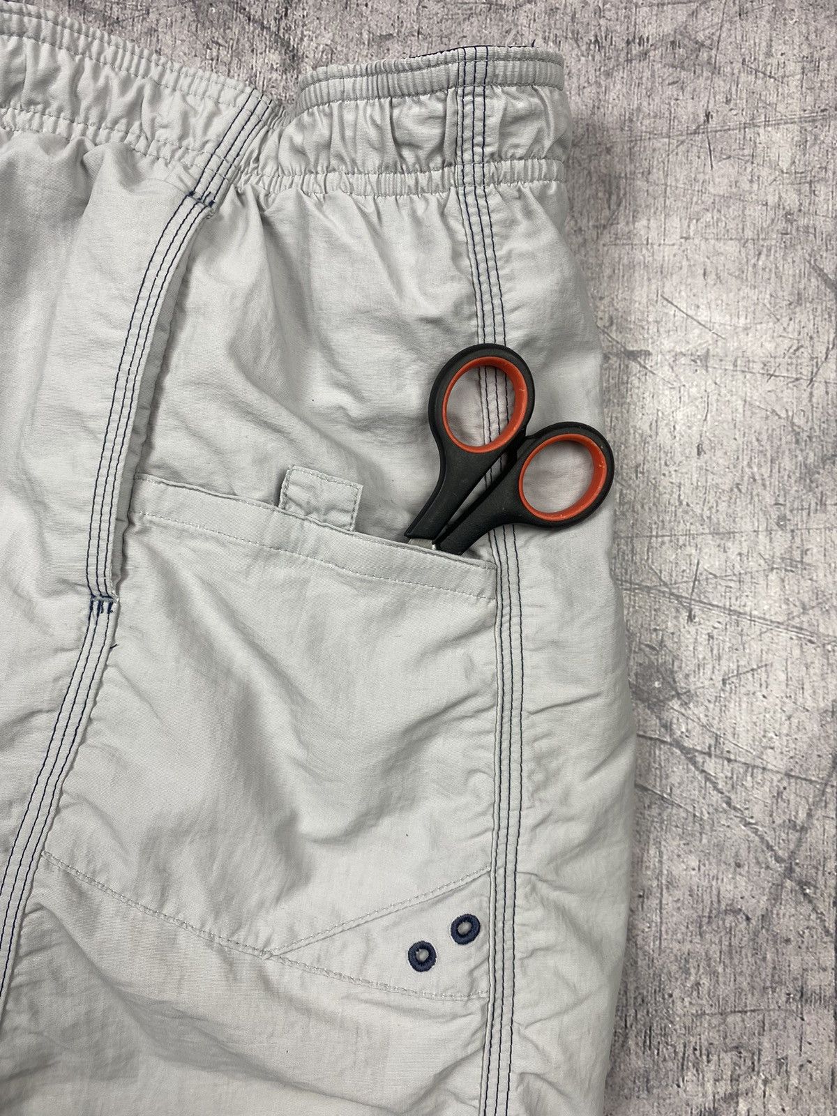 Nike × Vintage Vintage Nike Swoosh Cargo Drill Y2K Nylon Shorts Size US 35 - 3 Thumbnail