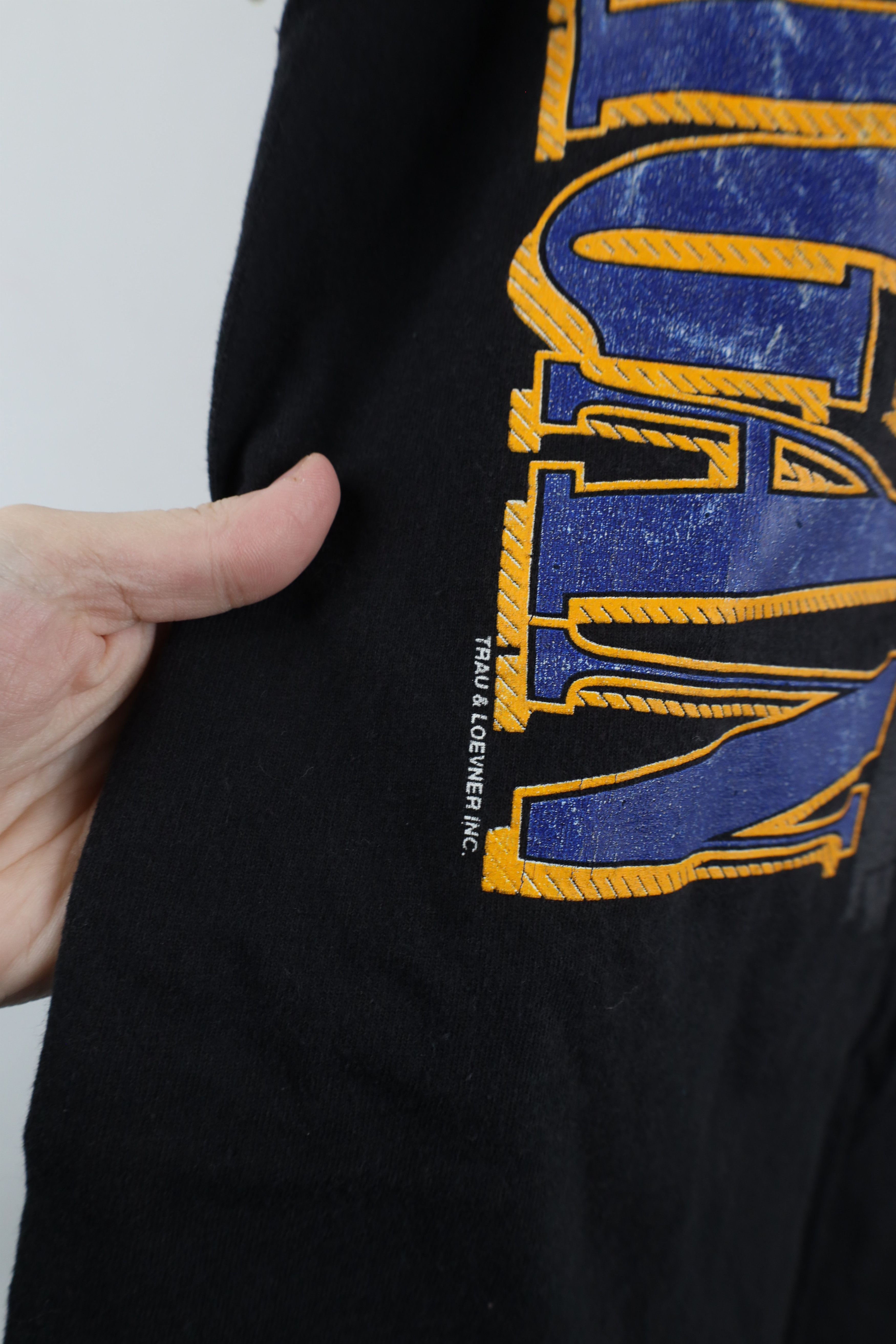 Vintage Vintage 90s University of Michigan Wolverines T-Shirt USA Size US L / EU 52-54 / 3 - 7 Thumbnail