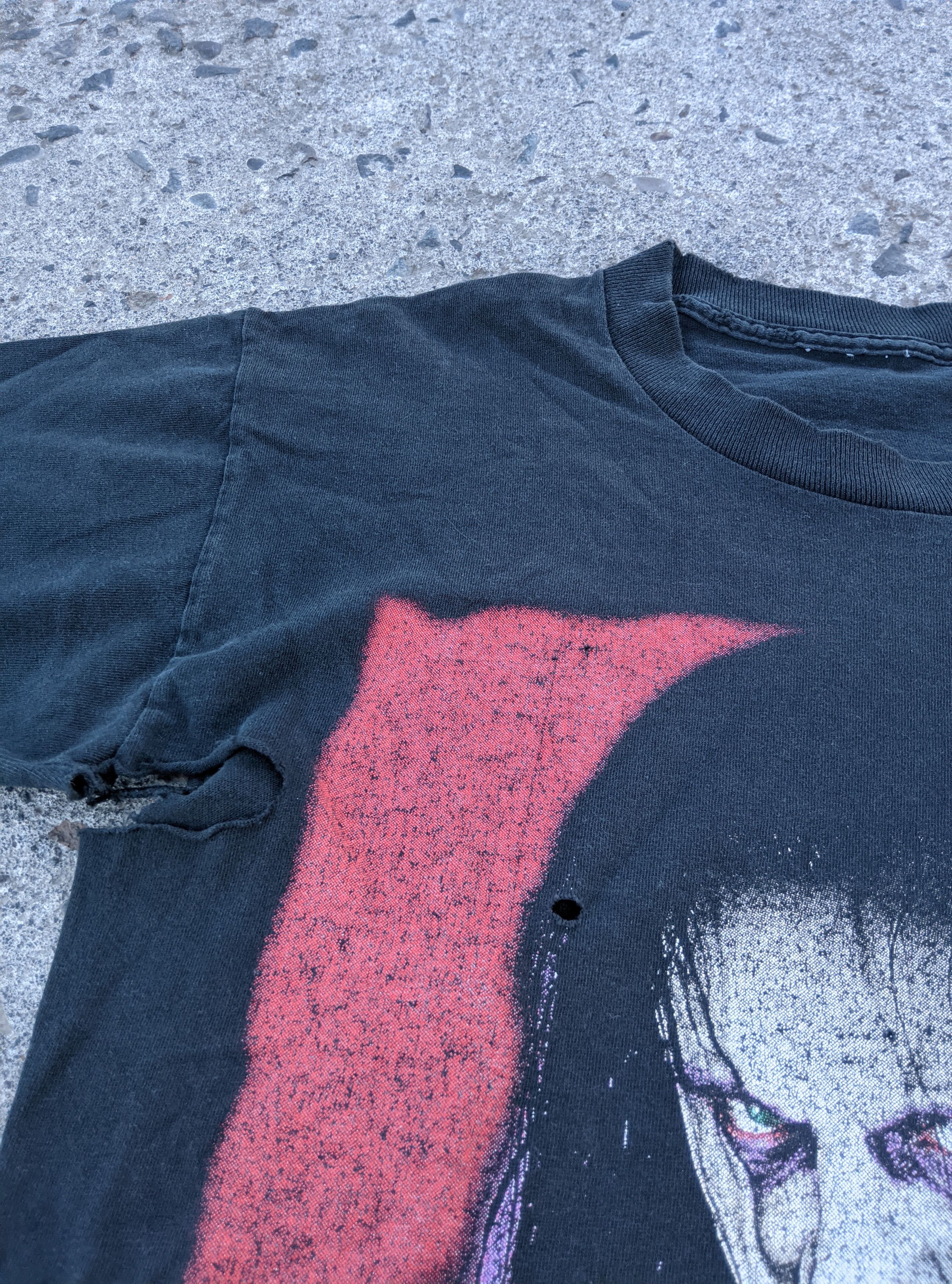 Vintage Vintage 1996 thrashed undertaker wwf wwe erd distressed Size US M / EU 48-50 / 2 - 8 Thumbnail
