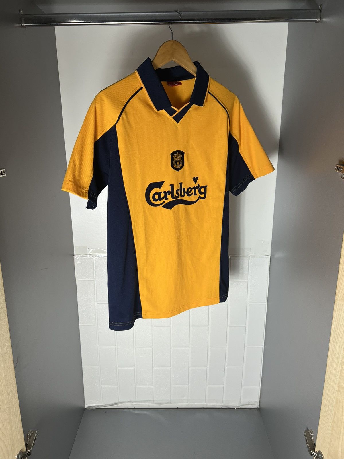 Vintage VERY RARE FC LIVERPOOL ENGLAND RETRO SOCCER JERSEY Y2K 90s Size US M / EU 48-50 / 2 - 4 Thumbnail