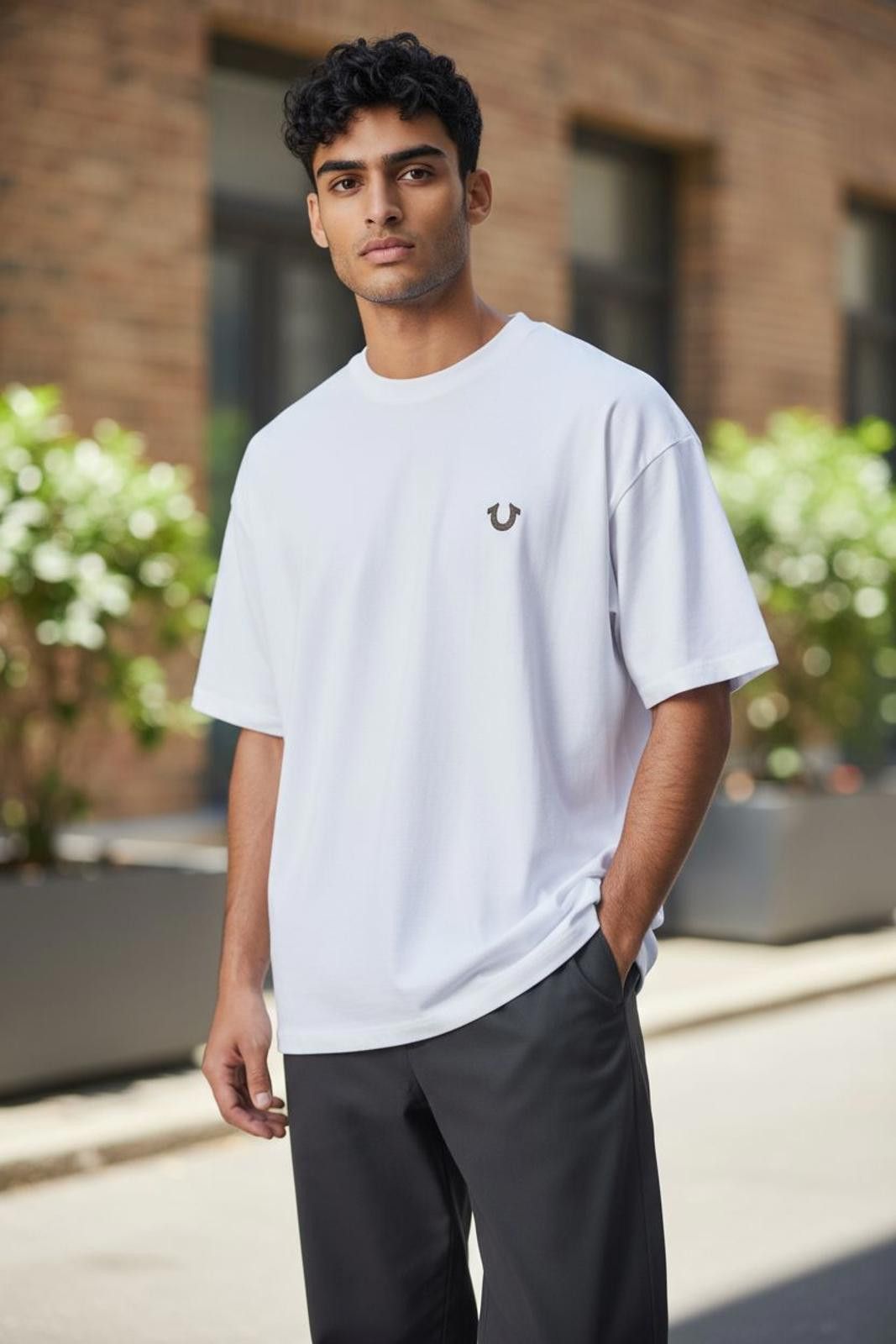 True Religion True Religion Men's White Short Sleeve T-Shirt Size US L / EU 52-54 / 3 - 1 Thumbnail