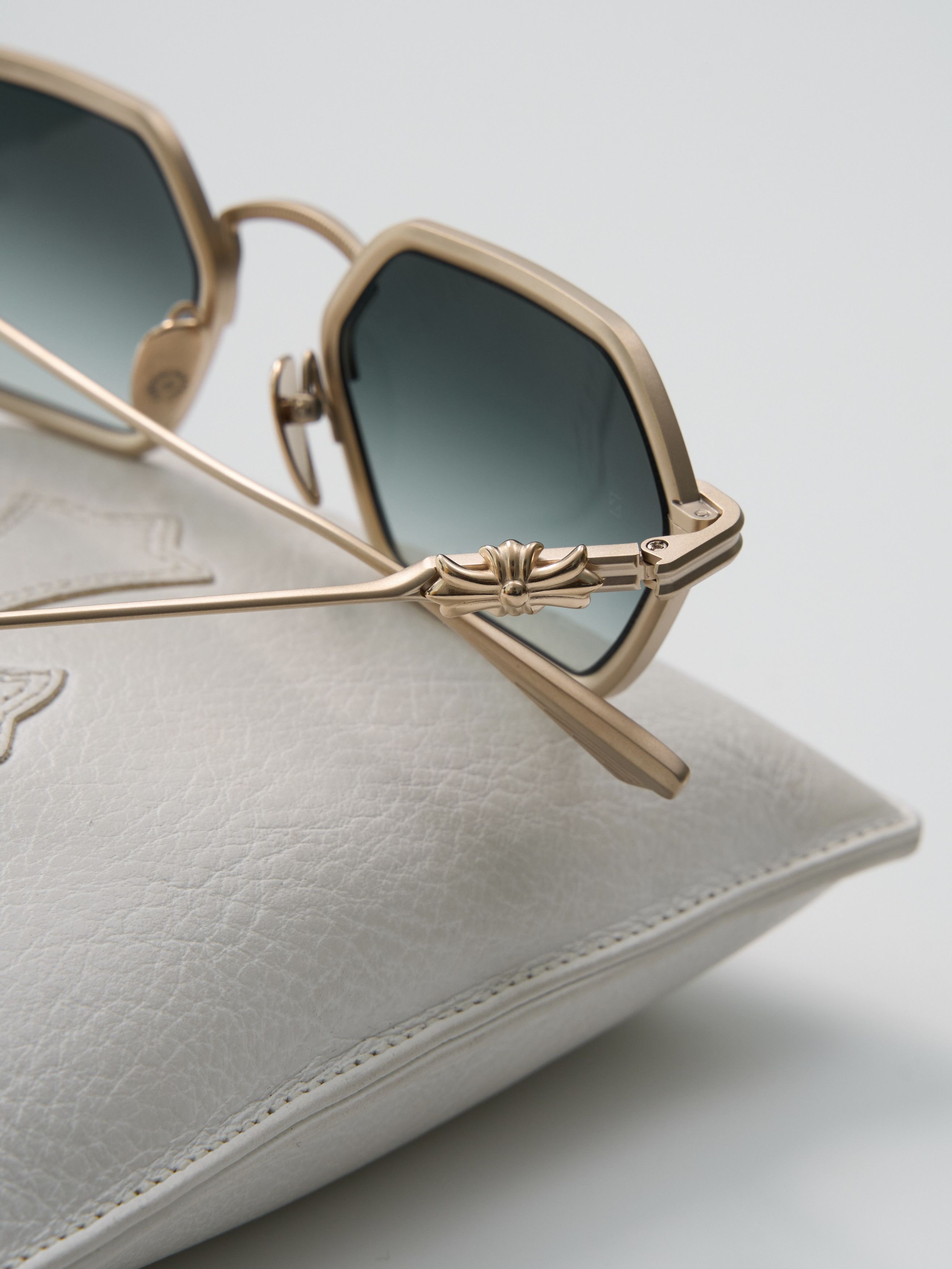 Chrome Hearts CHROME HEARTS DATASS MATTE GOLD PLATED Size ONE SIZE - 10 Thumbnail