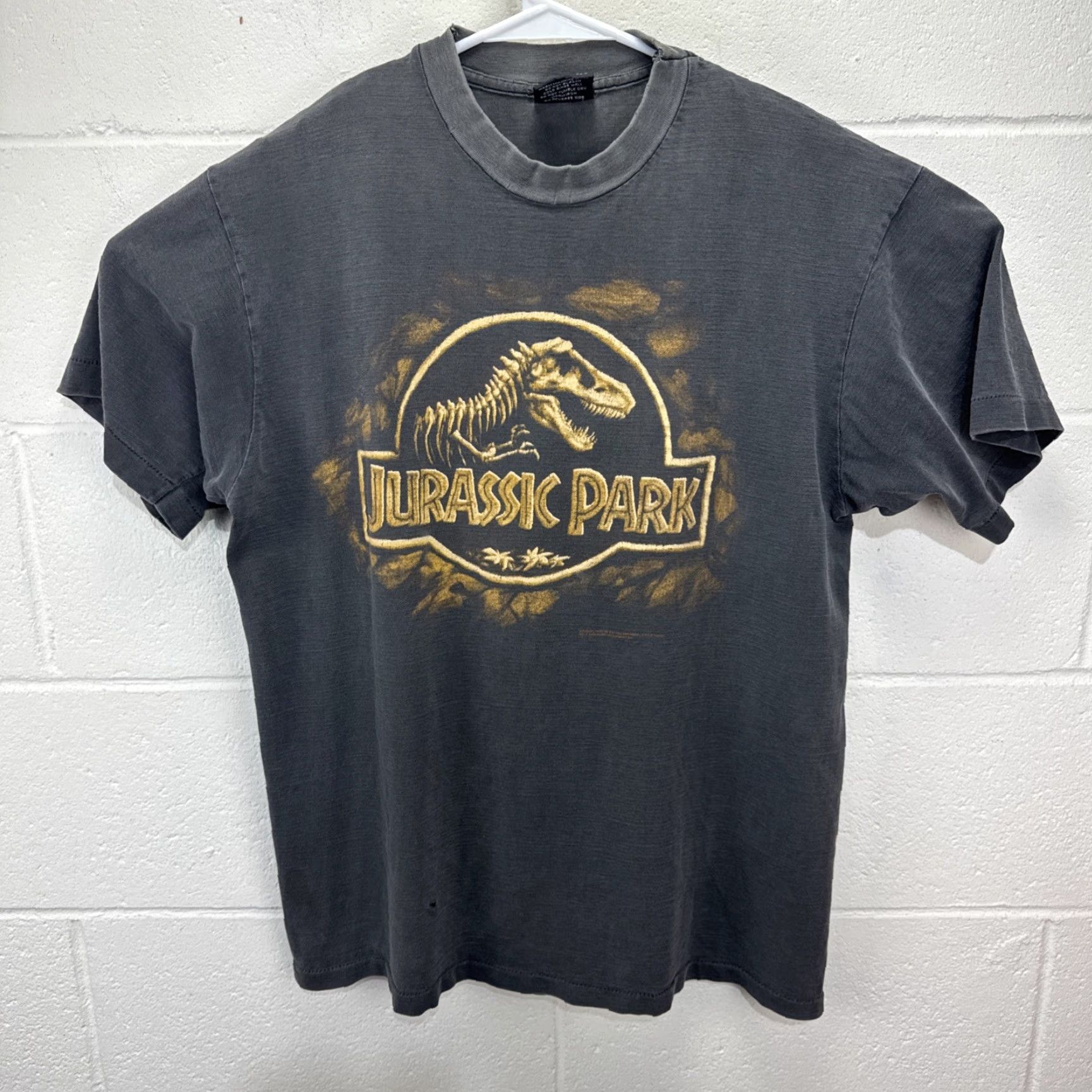 Vintage Vintage Jurassic Park 1992 T-Shirt Men Large Black Graphic Print Movie Logo Fossil 90s Size US L / EU 52-54 / 3 - 2 Thumbnail